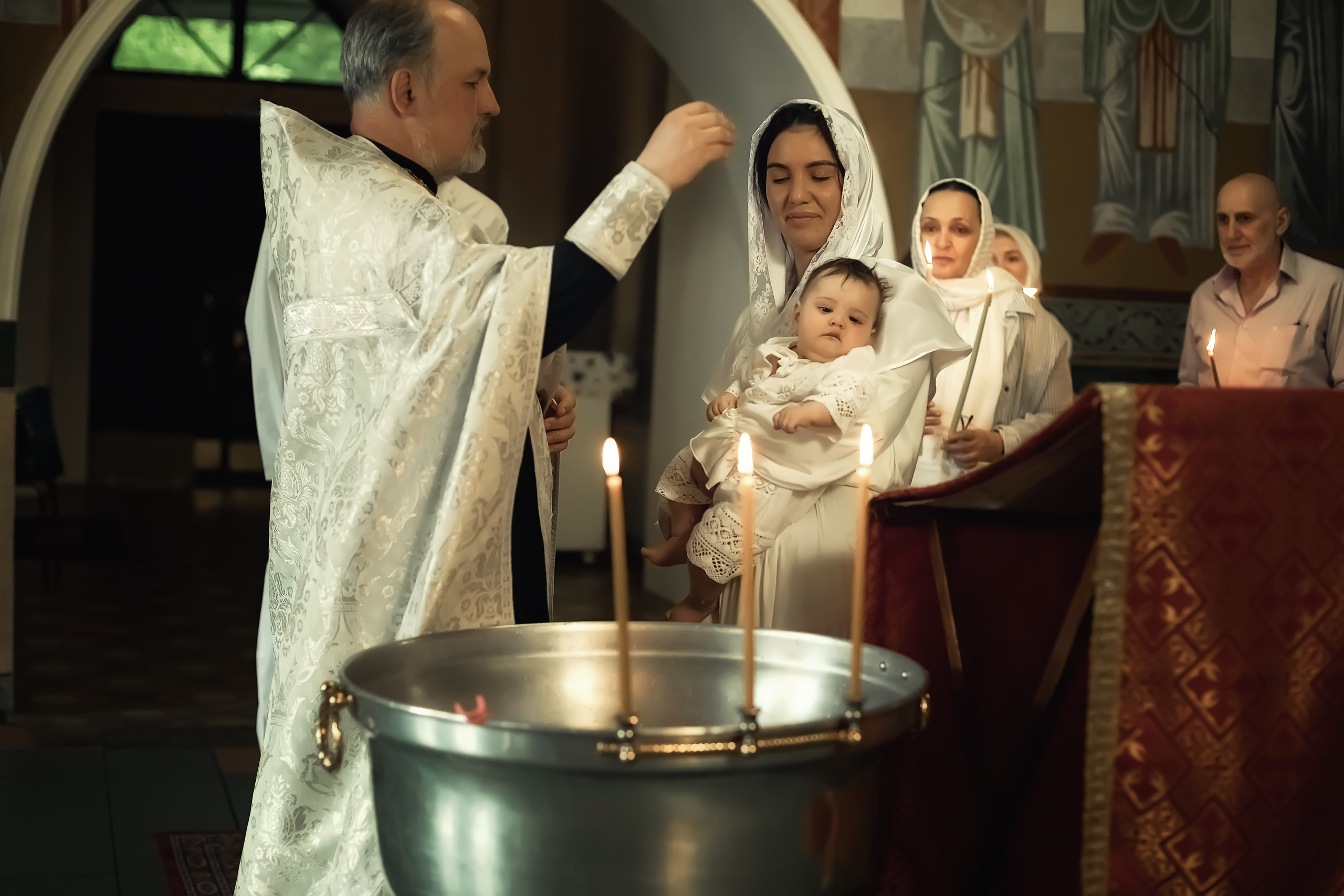 КРЕЩЕНИЕ ПАПЫ И ДОЧКИ. ФОТОГРАФ