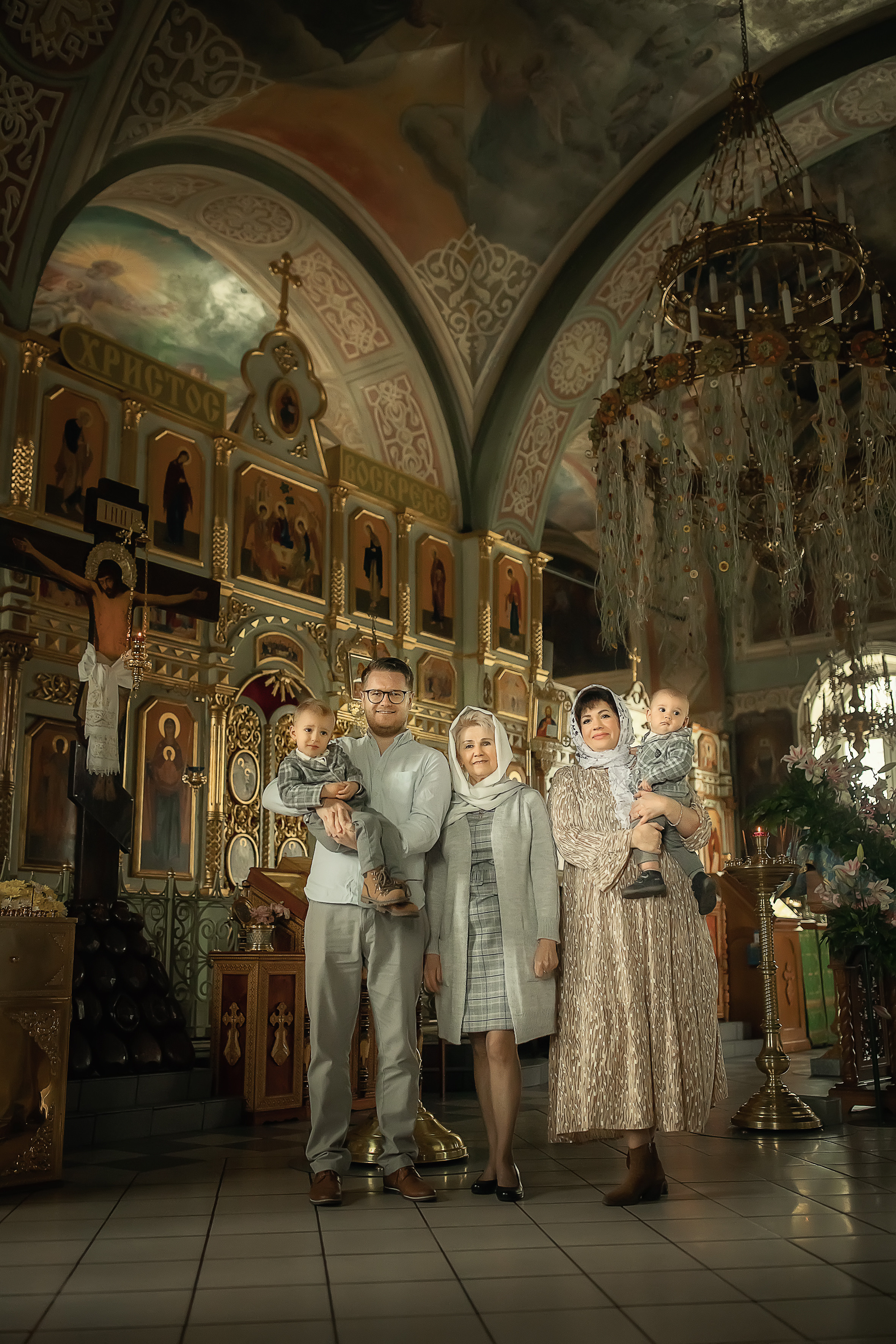 КРЕЩЕНИЕ ЛЬВА И МАРКА. ФОТОГРАФ