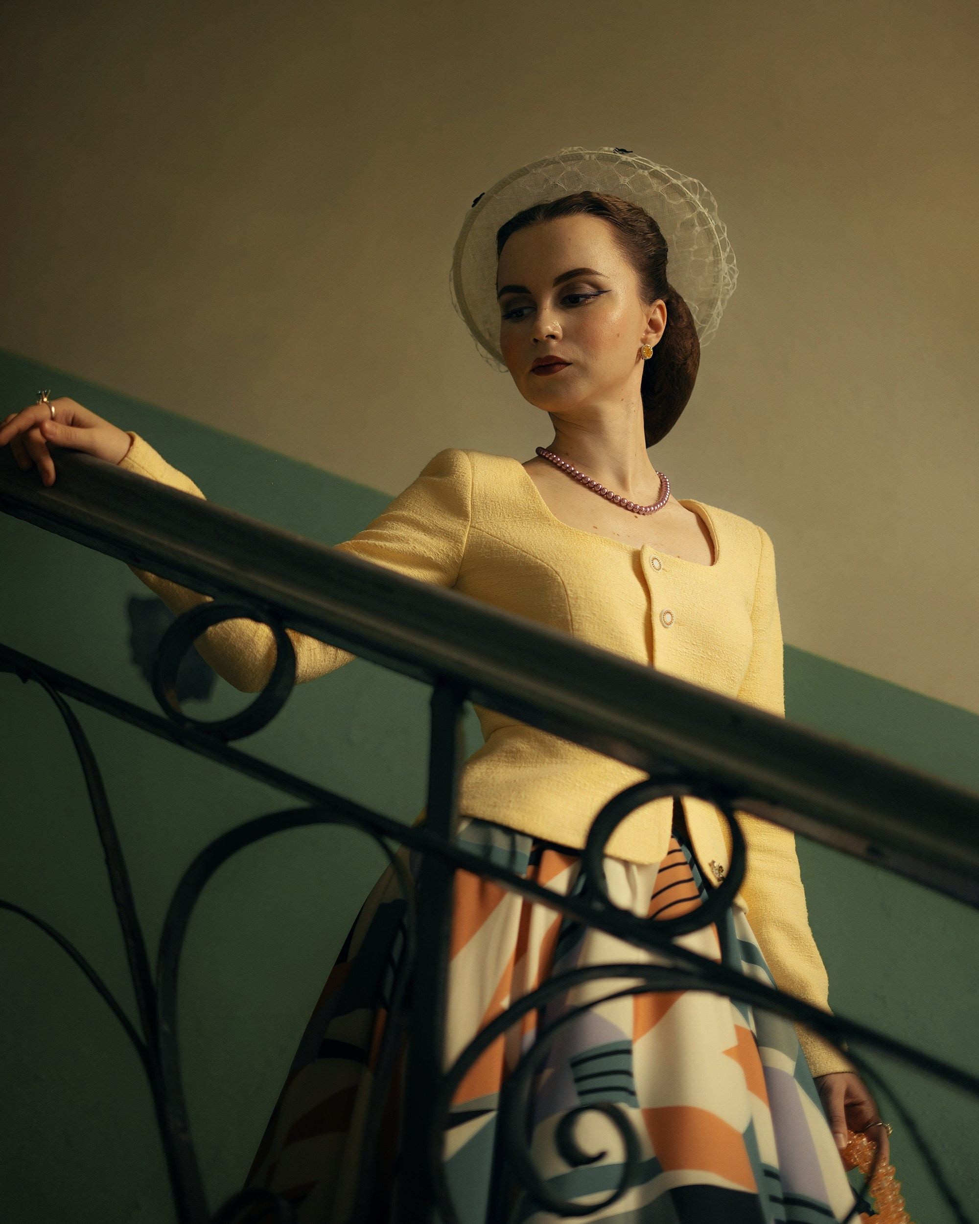 Девушка в винтажной одежде. Костюмированные фотосессии в Хабаровске. Женские портреты, фото на аватарку. 