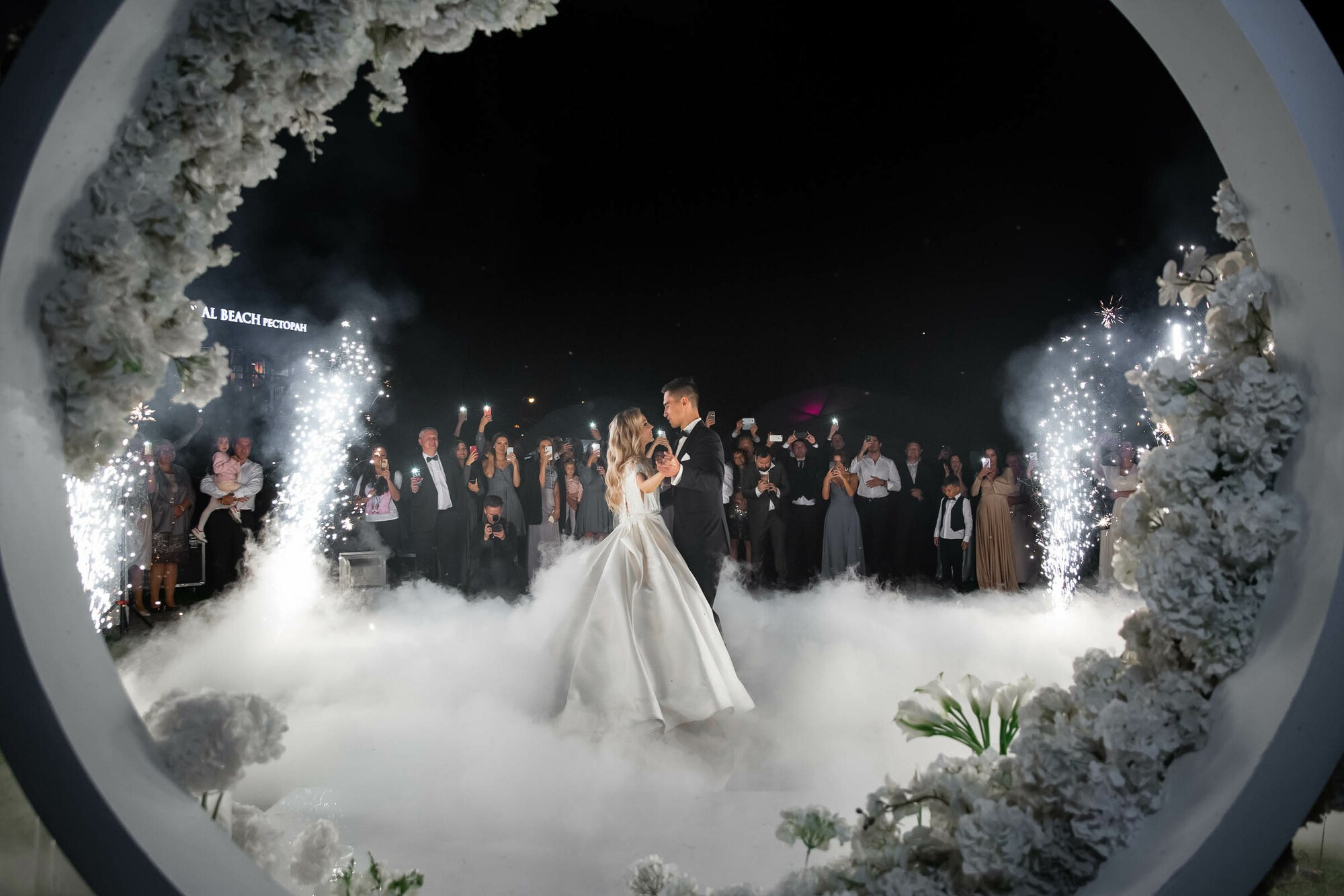 Свадьба в Four Seasons и Royal Beach. Свадебный фотограф в Санкт-Петербурге и Москве Андрей Нестеров