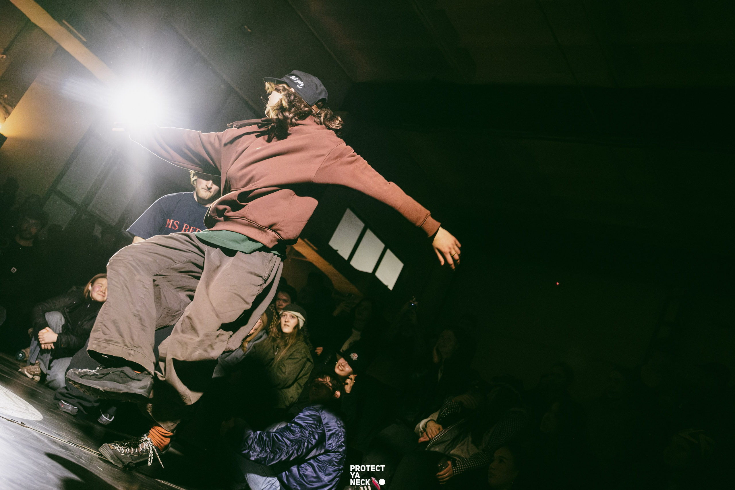 PROTECT YA NECK 22/03 (@youlovebu). Соня бу тебя сфоткала