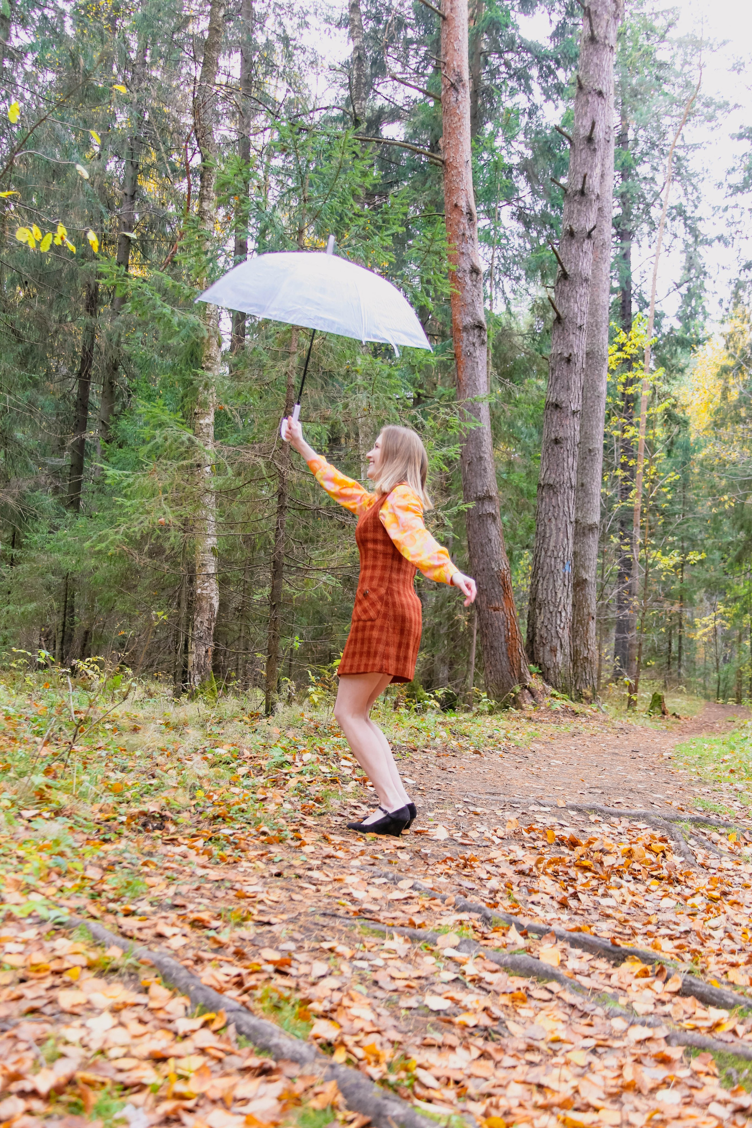 Маша в лесу. Фотограф Пермь. Фотосессия в фотостудии Перми и на свежем воздухе