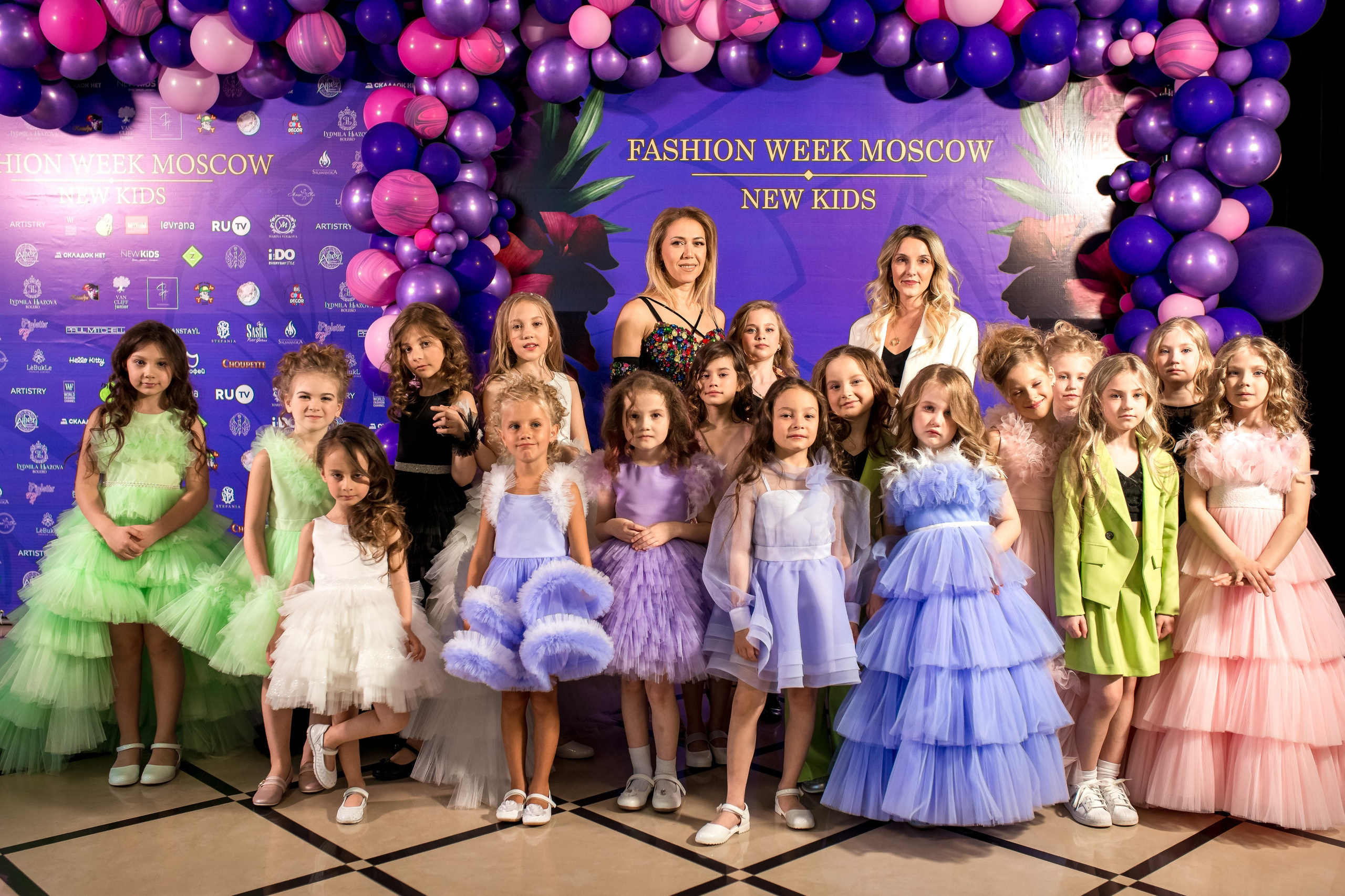 Показ Итальянской моды в России весна 2022. Женский фотограф Крещение Венчание Москва Брянск