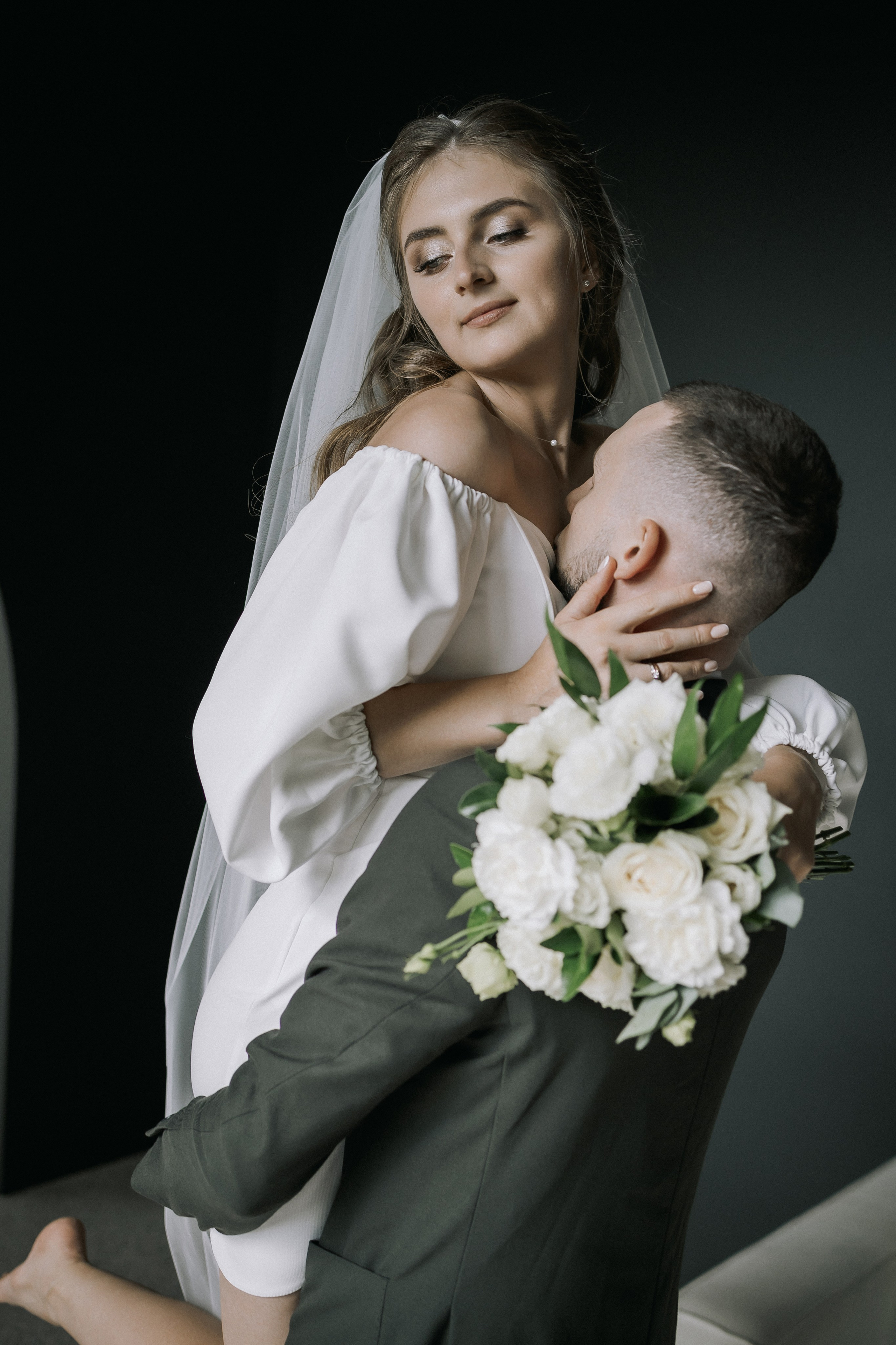 Свадебная прогулка. Эвелина и Дмитрий. Свадебная фотография. Арина Рубах