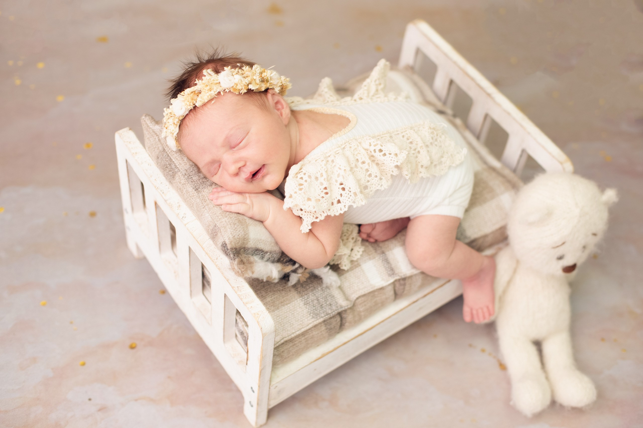 Ариша. Фотограф новорожденных в г. Россошь Виктория Нечепуренко