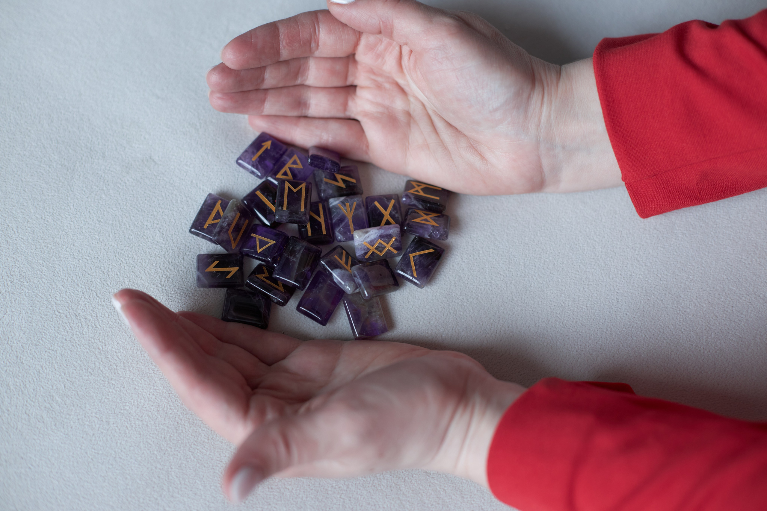 Руны и руки