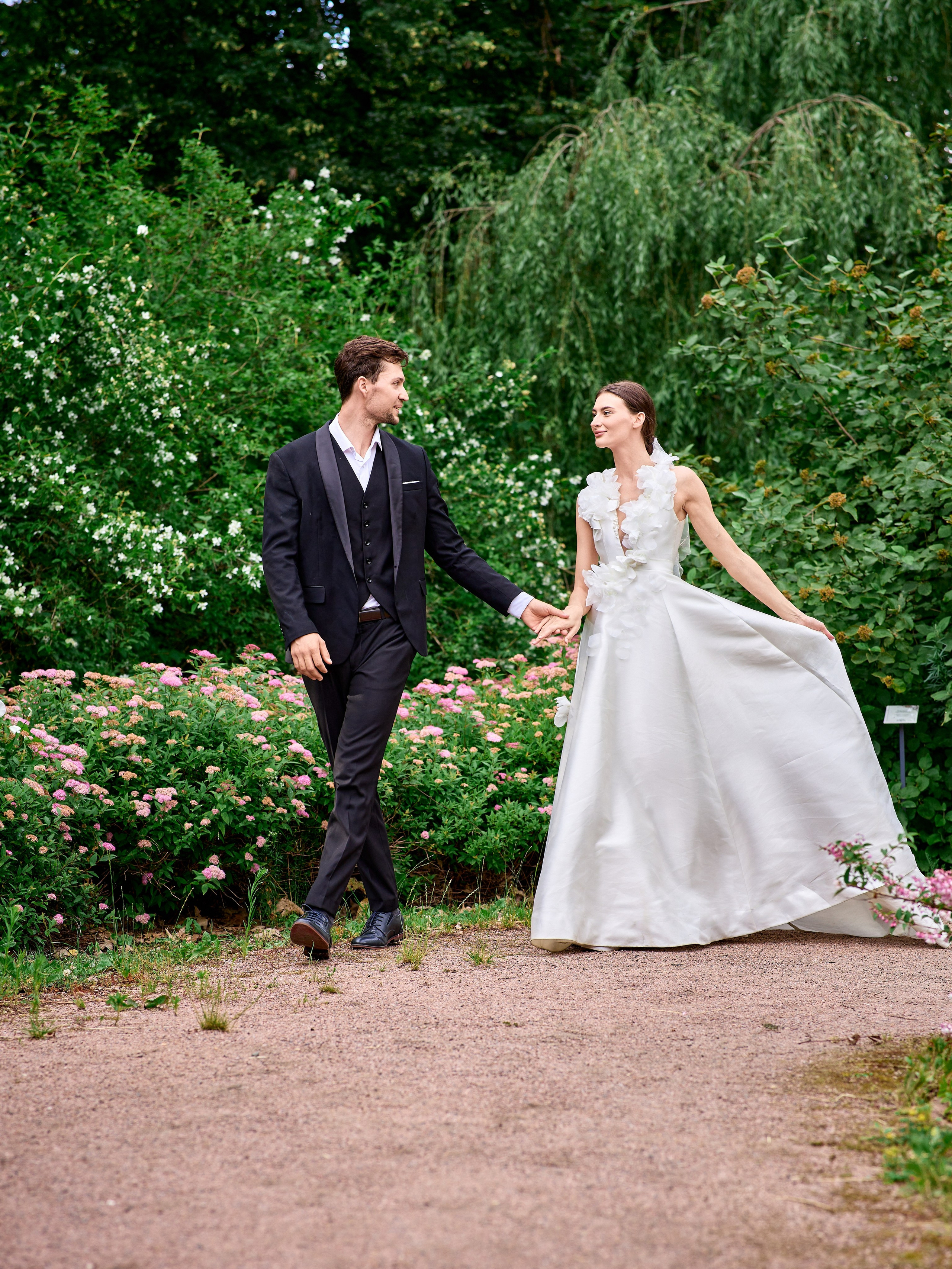 Свадебная прогулка в парке Горького в Москве