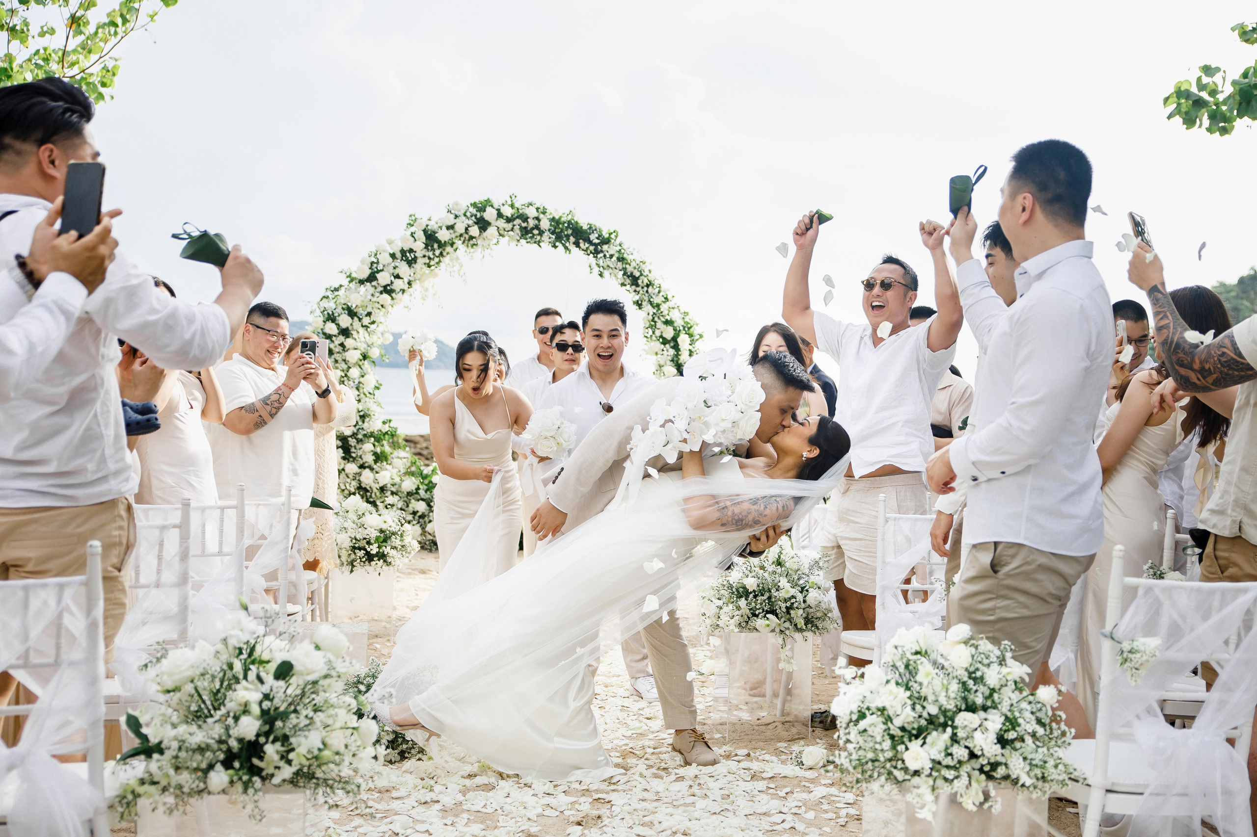 Wedding in Phuket at the Thavorn Hotel. Photographer in Phuket. Photographer Thailand