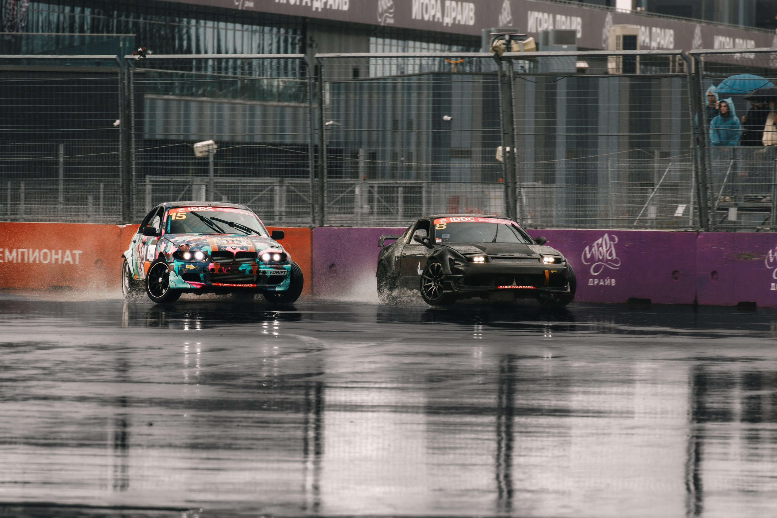 IDDC Этап 2: Бетонный Колизей и блогеры в деле