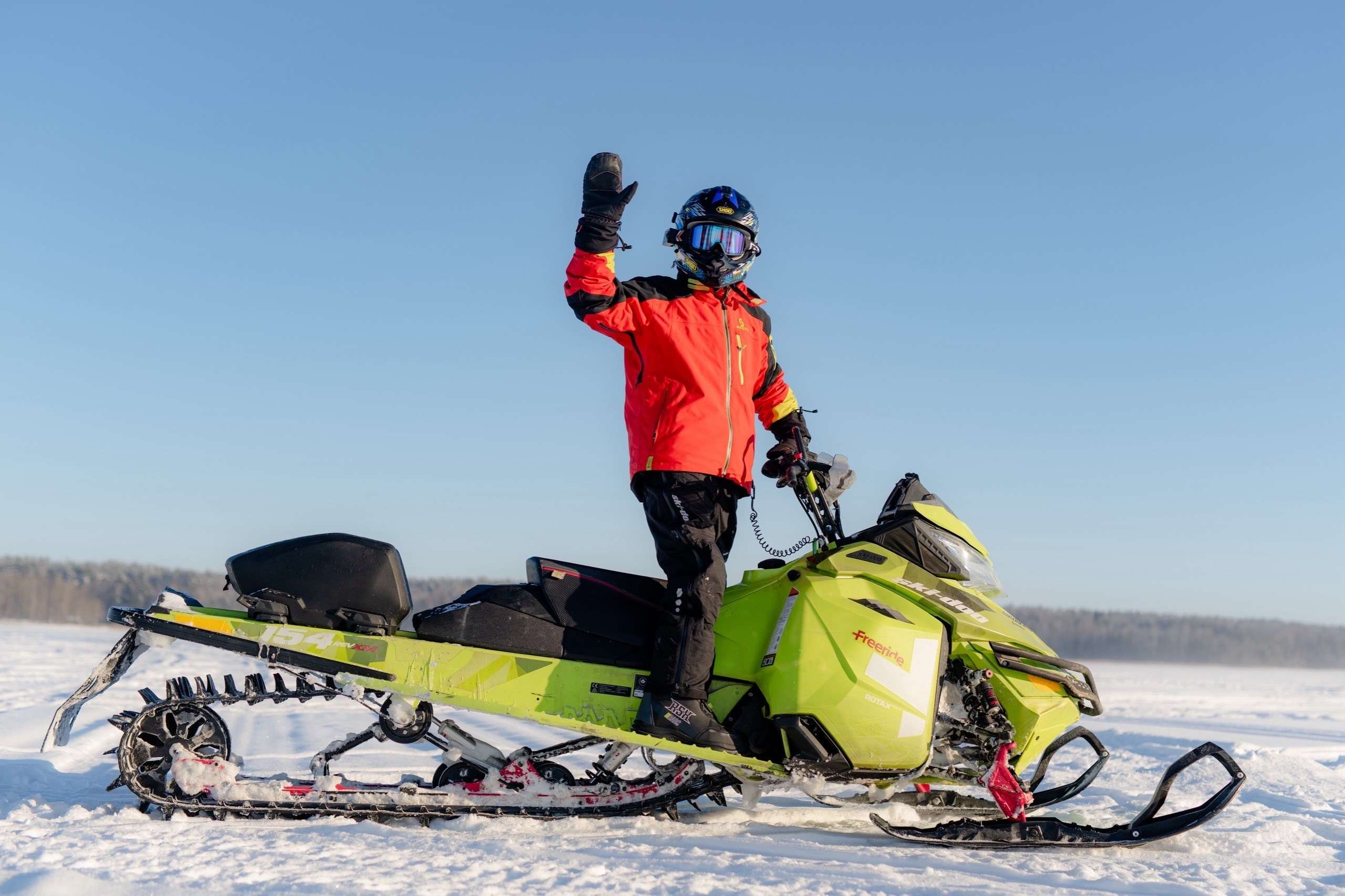 Гонки на снегоходах. Профессиональный фотограф и видеограф в Сортавала Ася Легконогова