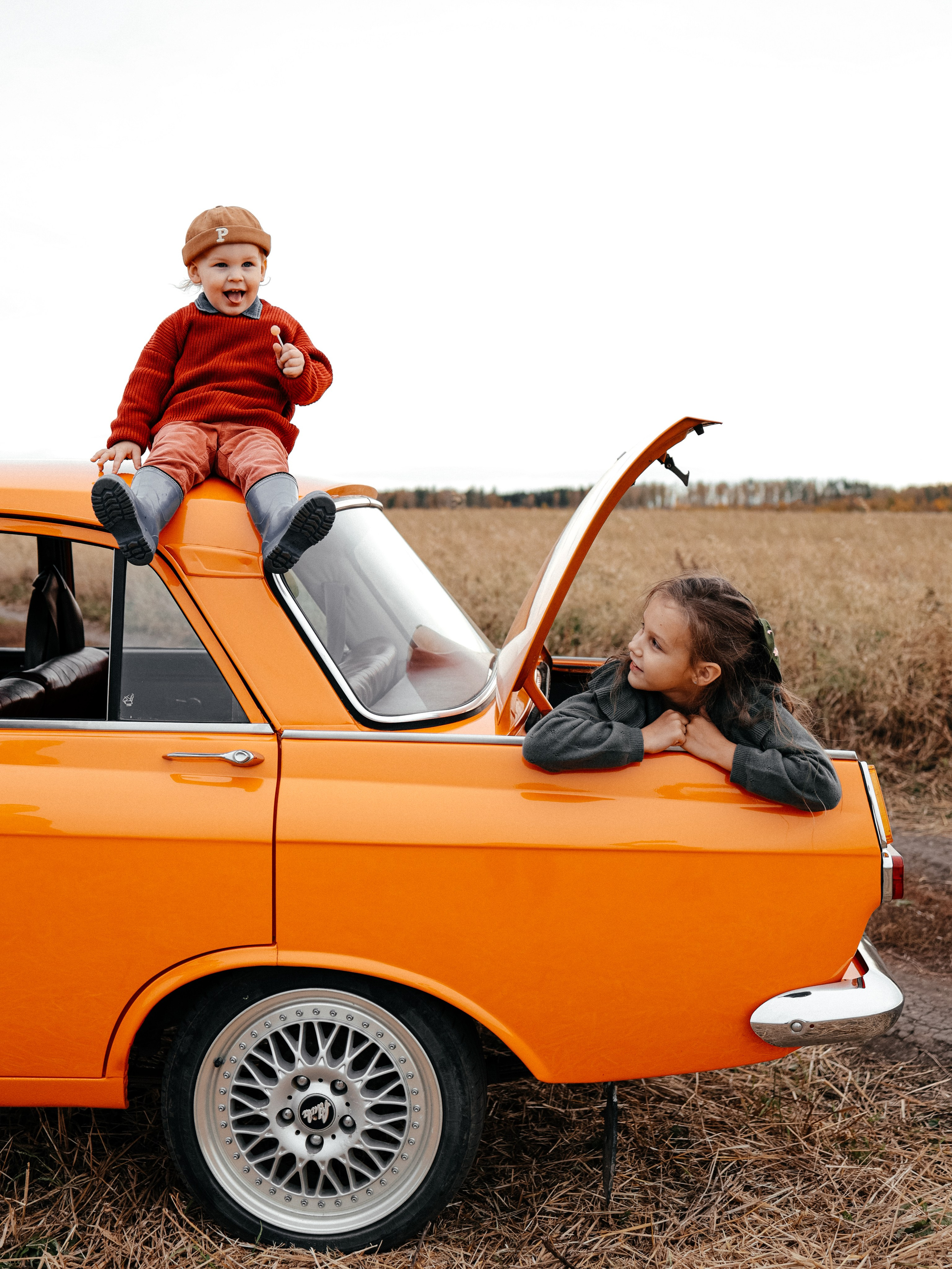 Семья Власовых и ретро авто. Семейный и детский фотограф в  г. Екатеринбурге Холодова Юлия