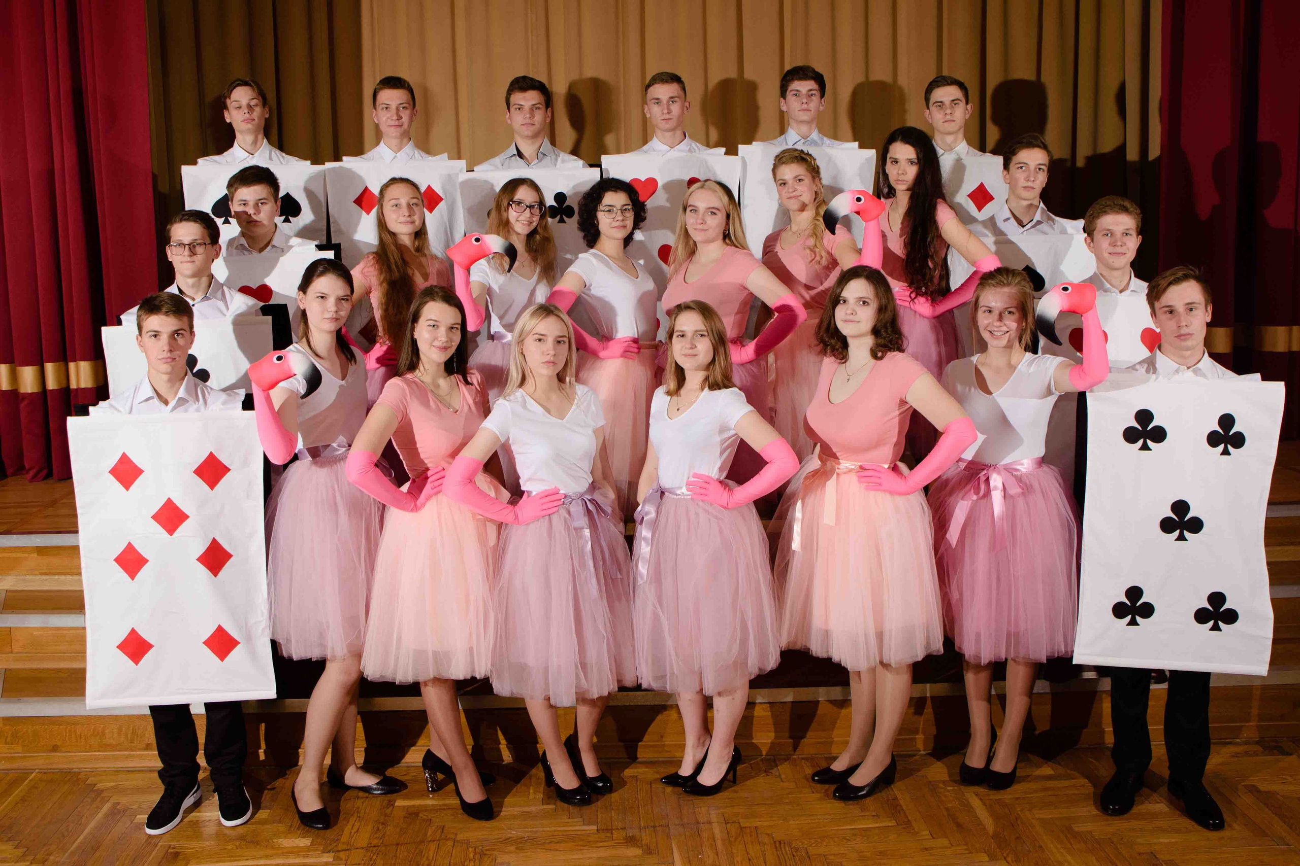 Школьники в стране чудес. Фотосессия в стиле Алисы. 2019 год. Фотограф и видеограф в Москве и Абу Даби Мария Кулагина