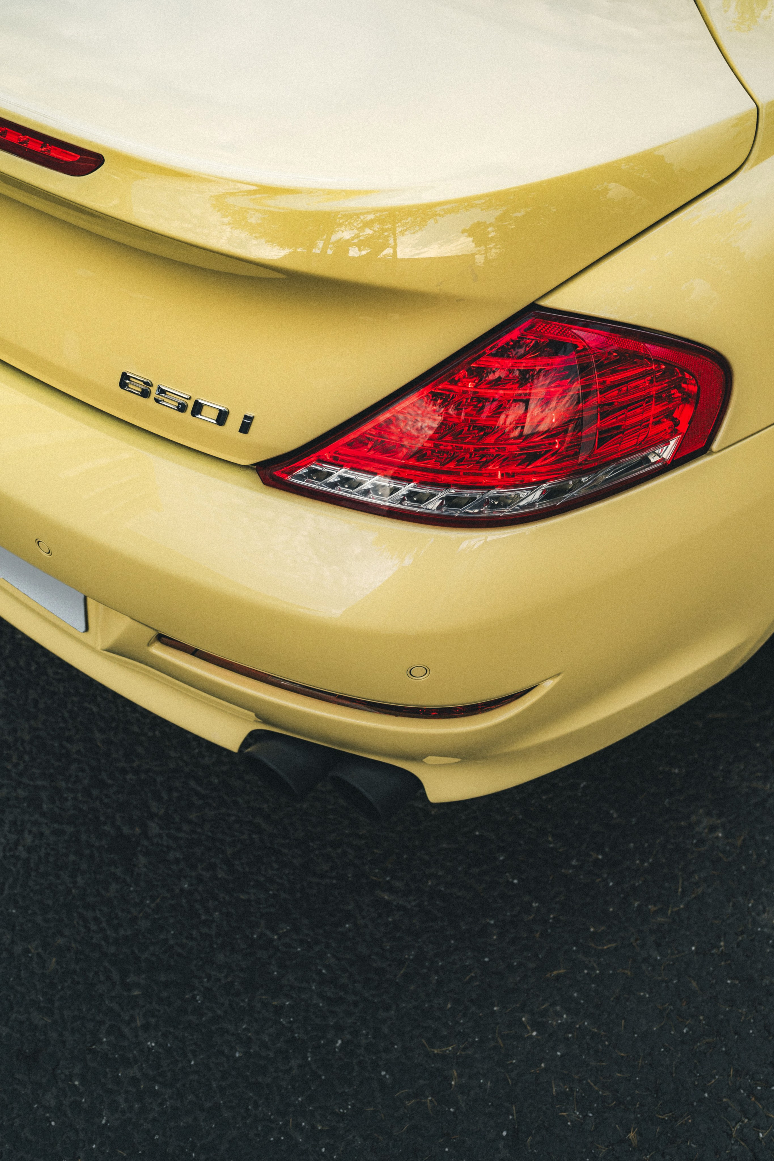 BMW 650i (Dakar Yellow). Фотограф Илья К. в Москве