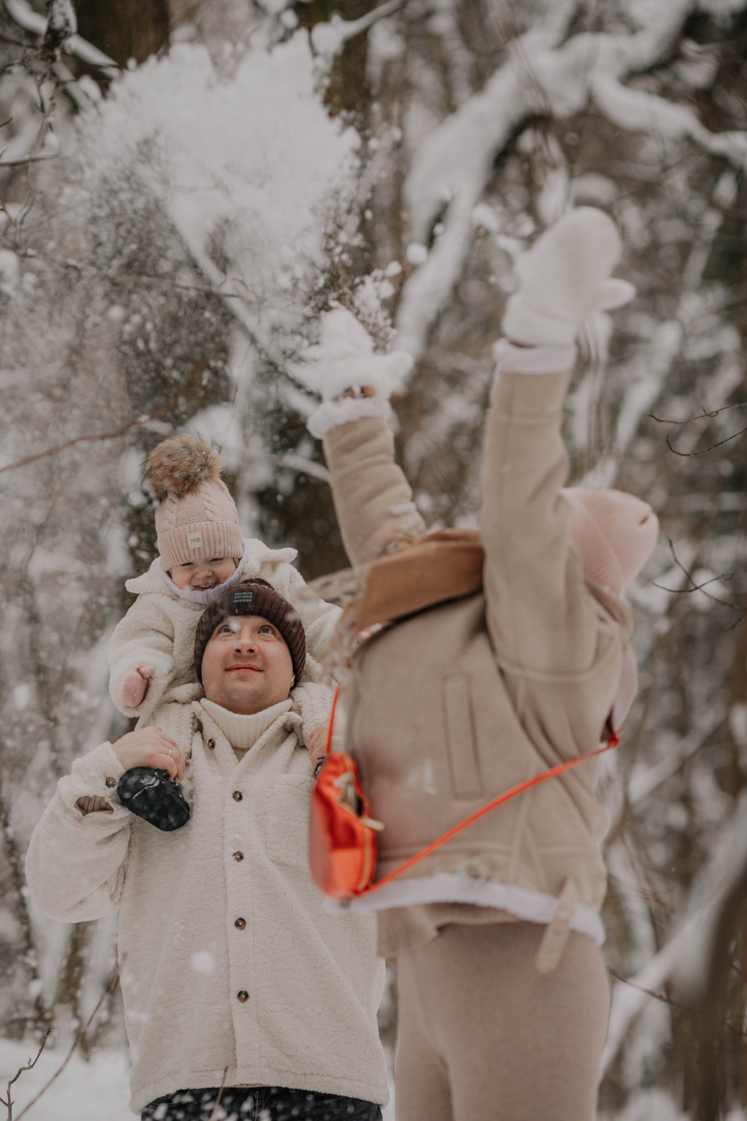 Лиля и семья Зимняя прогулка в лесу. Семейный и свадебный фотограф Видное Москва Екатерина Пятова