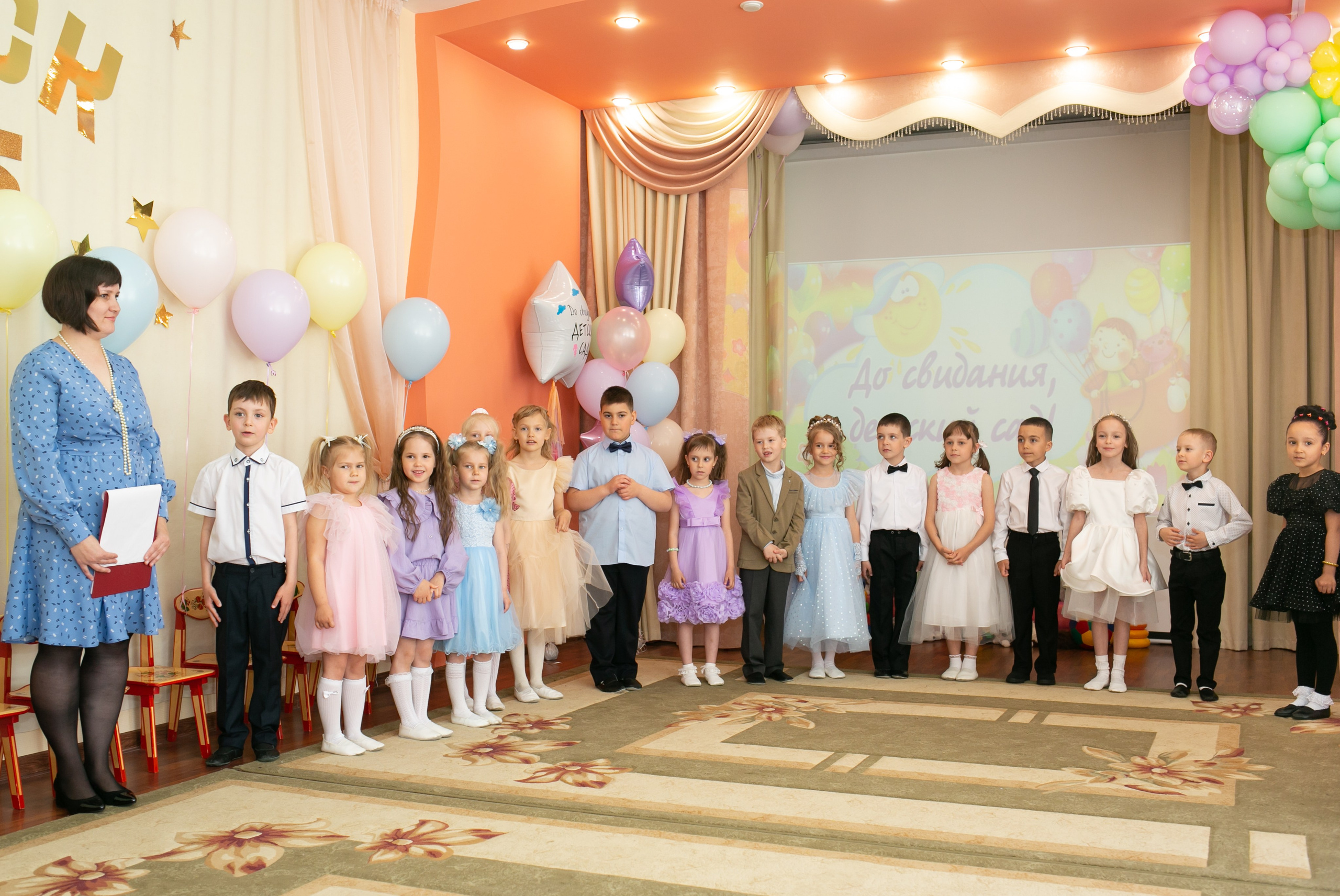 Выпускные и Утренники. Фотограф новорожденных и семейный фотограф НСО г. Бердск Марина Львова