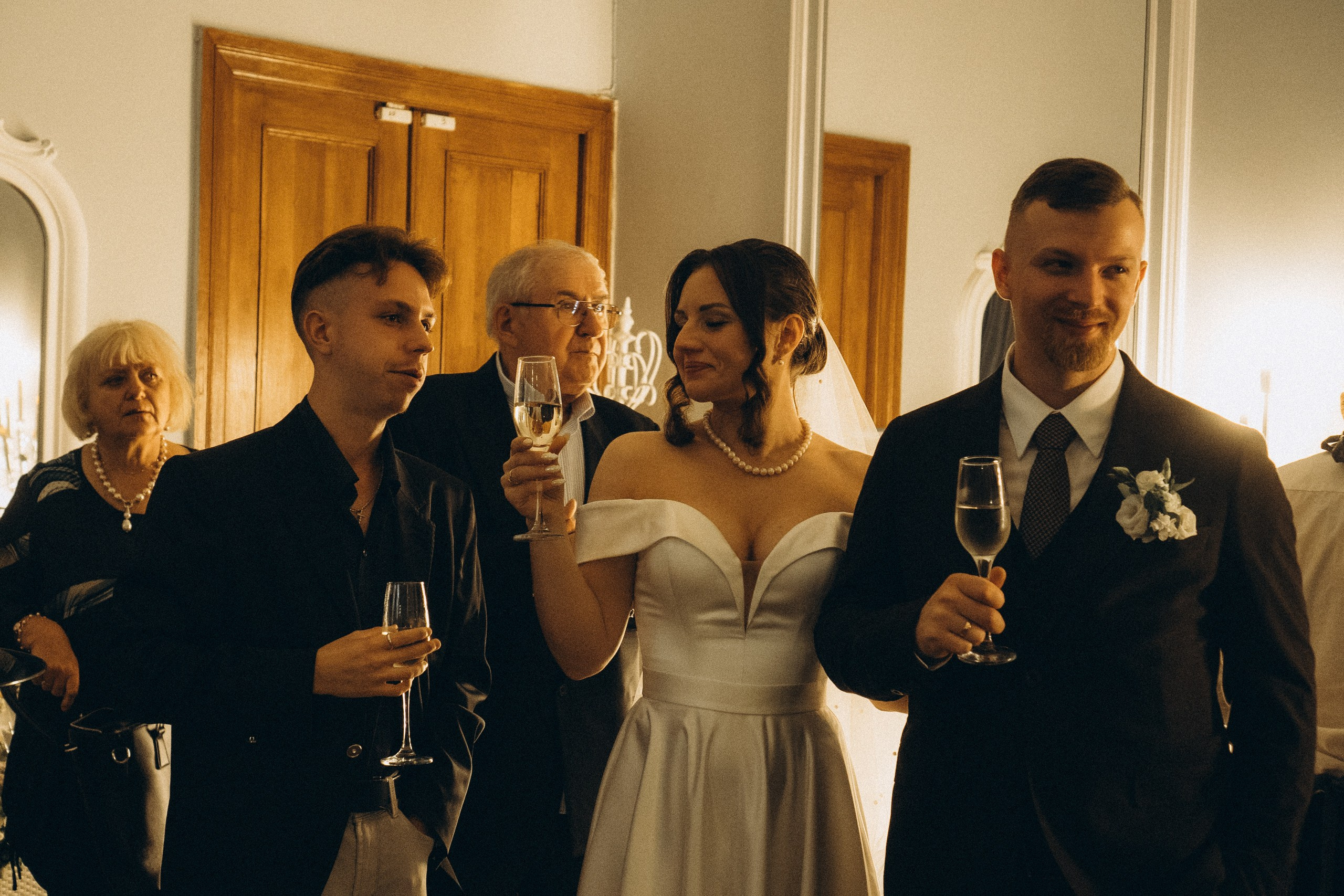 СЬЕМКА РЕПОРТАЖ В ЗАГСЕ (2 ДВОРЕЦ). Профессиональный фотограф, Санкт-Петербург — Виктория Богомолова