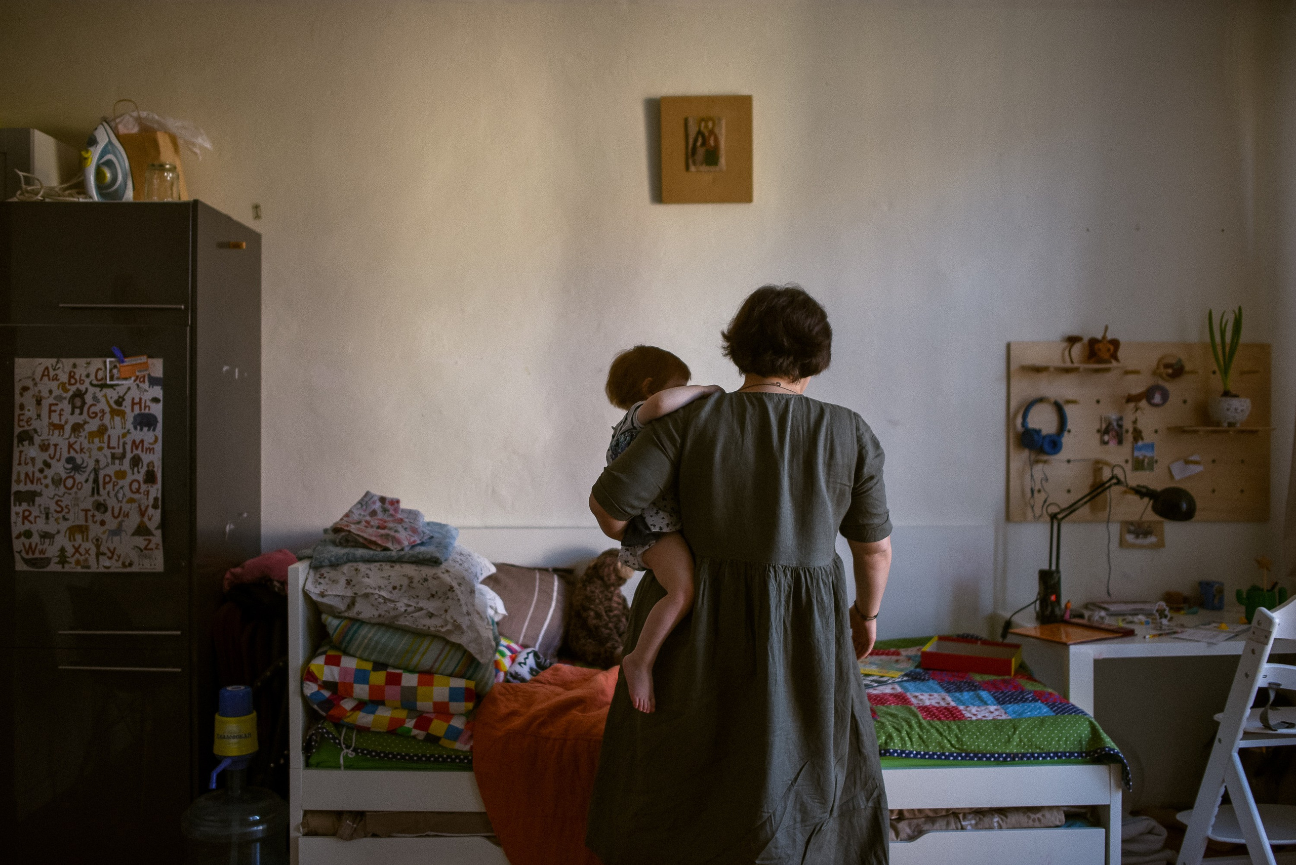 A Mom’s Day: The Everyday Hustle. Documentary family photography in Barcelona and beyond