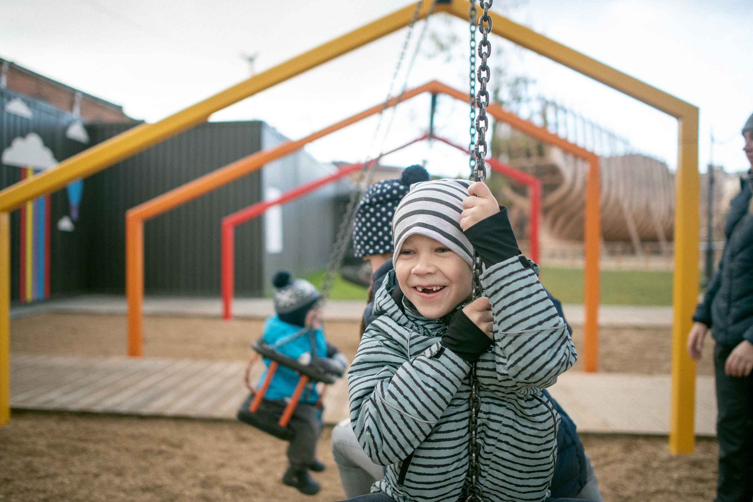Walk in New Holland. Documentary family photography in Barcelona and beyond