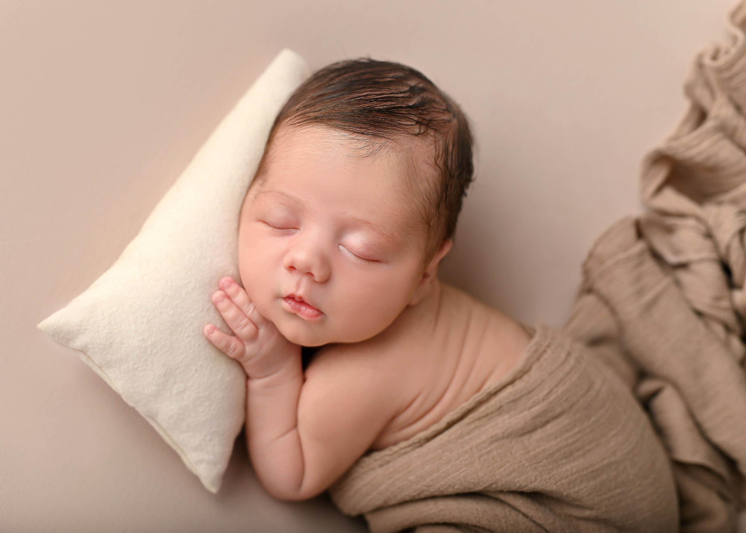 Лайфстайл с элементами ньюборн. Фотограф новорождённых малышей в Краснодаре Татьяна Нагорная