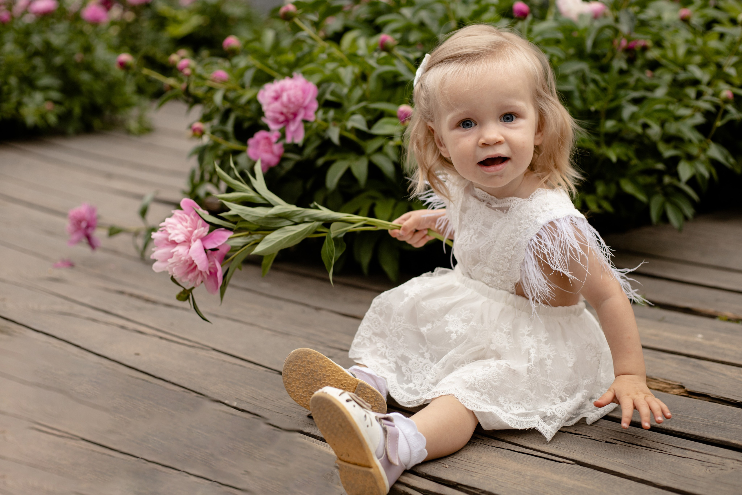 Пионовая история с Евой🌸. Семейный фотограф в Саратове Элоиза Ляпина