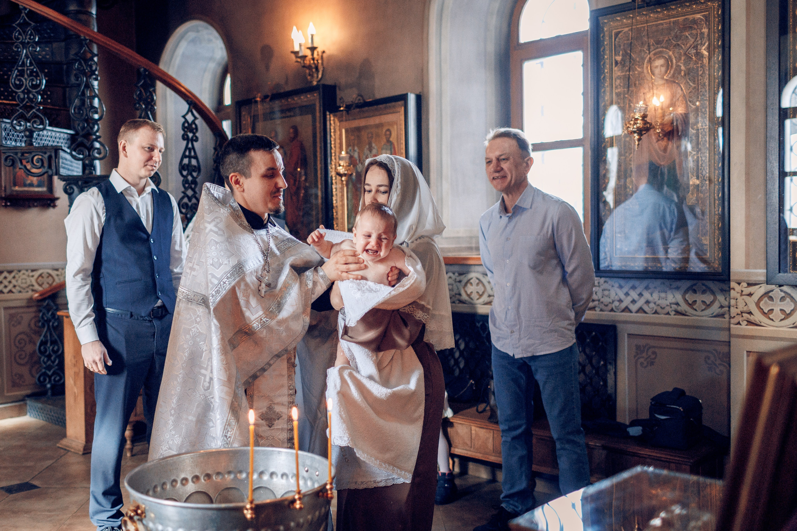 Крещение в Храме Святого Уара Мученика в Вешках. Профессиональный фотограф в Москве и Мо Мария Шантарёва