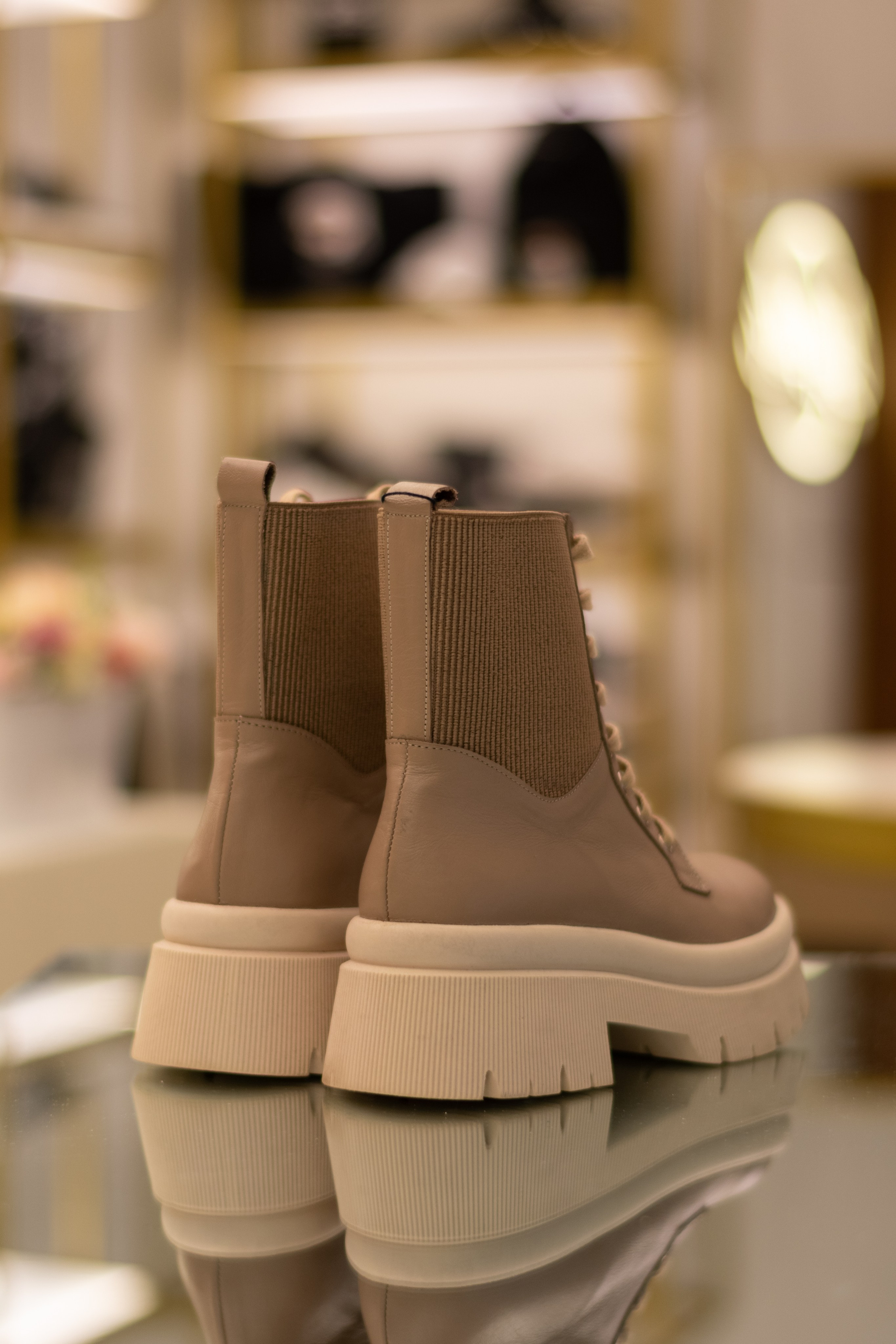 Для организаций. Предметная фотосессия для обувного магазина Capsula. Фотограф/видеограф Богдан Голованов