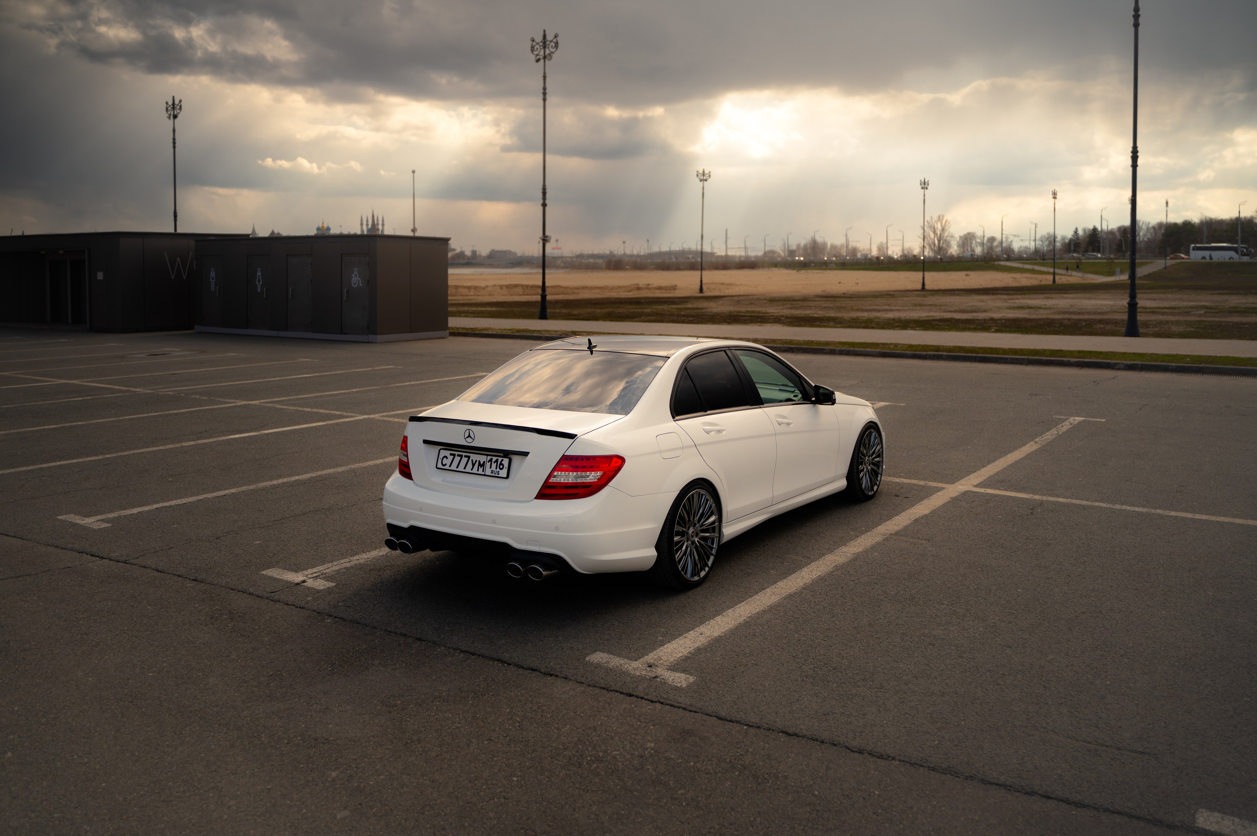 Автомобильная фотосъёмка Mercedes-benz c63 amg. Фотограф/видеограф Богдан Голованов