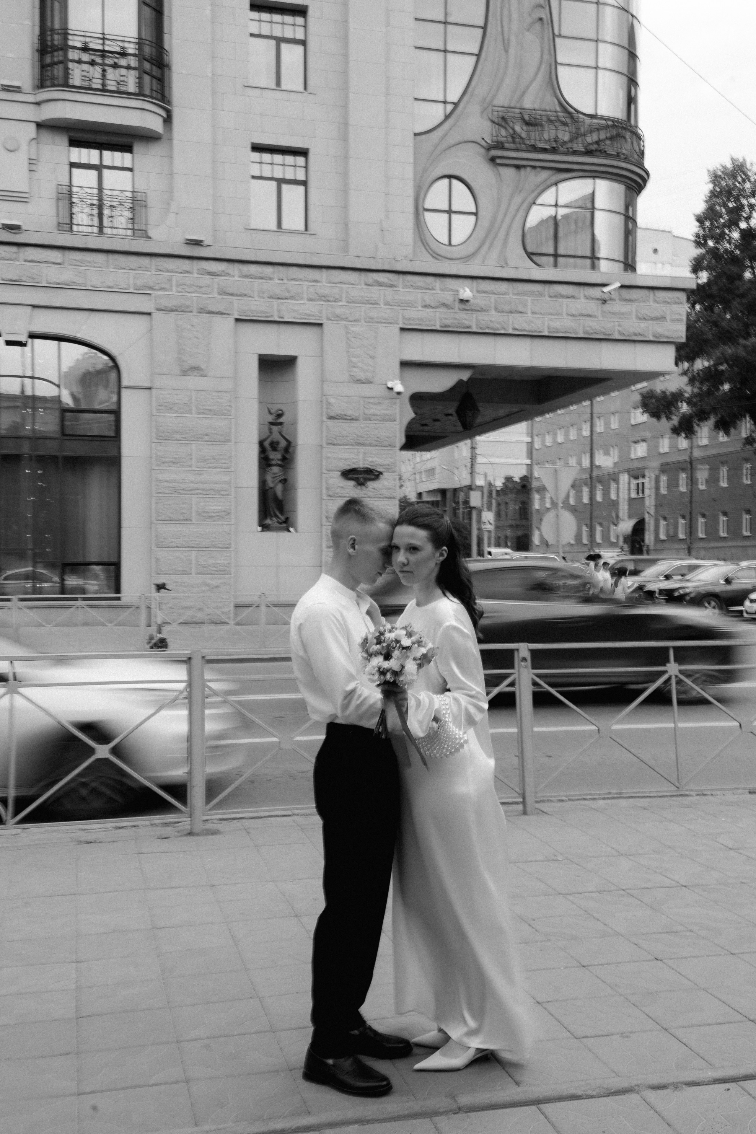 Никита и Аня в городе. Семейный, портретный фотограф Новосибирск. Оля Адова