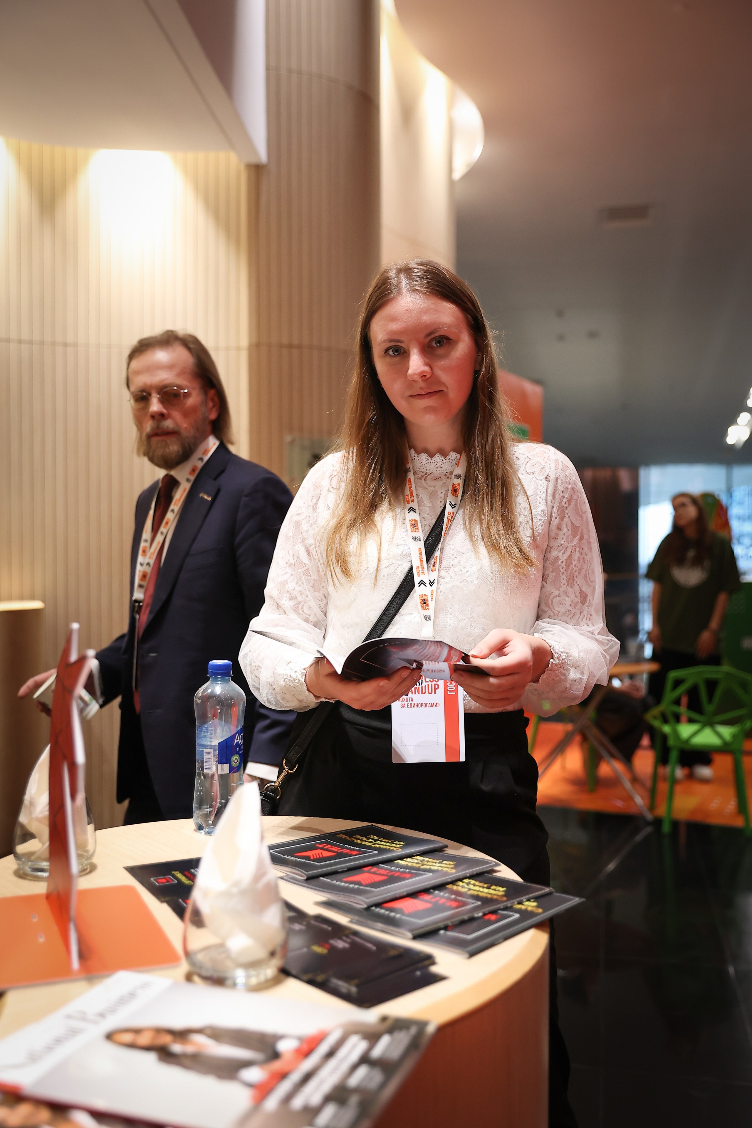 Оскар Хартманн. Business standup тур. Александра, репортажный и событийный фотограф