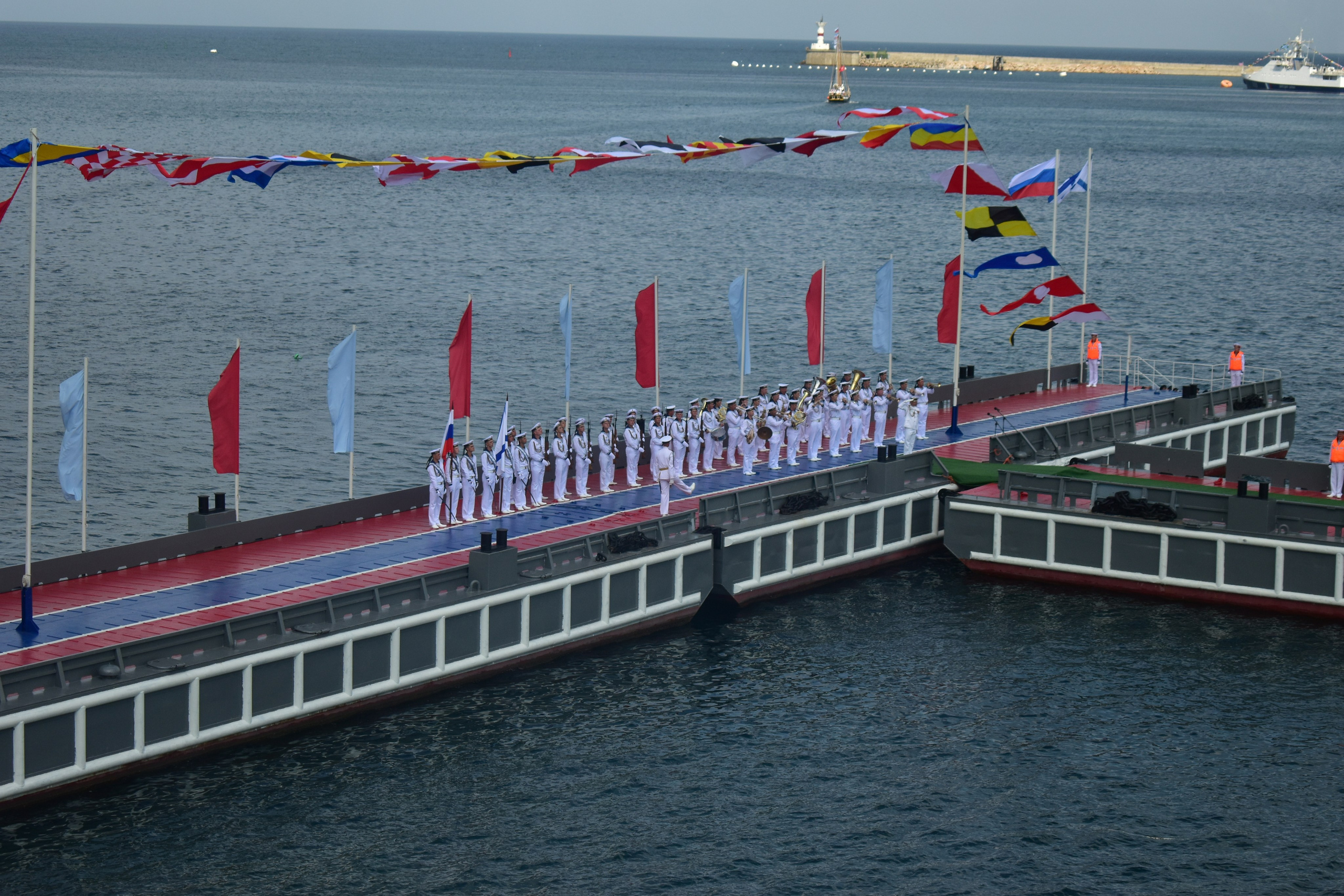 Парад ВМФ. Фотограф-ретушер в Крыму Юля Лобурец