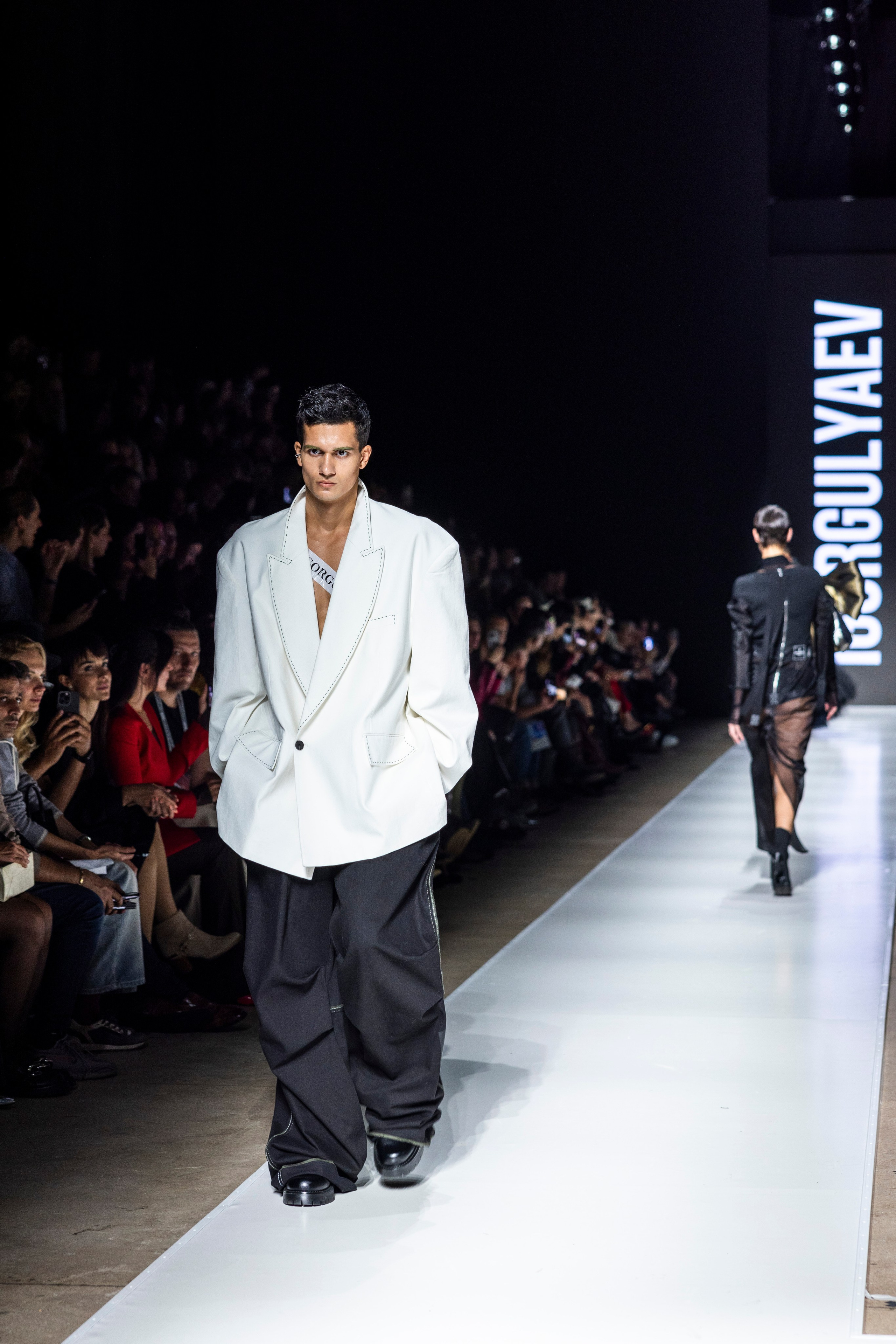 Показ Игоря Гуляева 2024. Фотограф в Москве Ира Никина