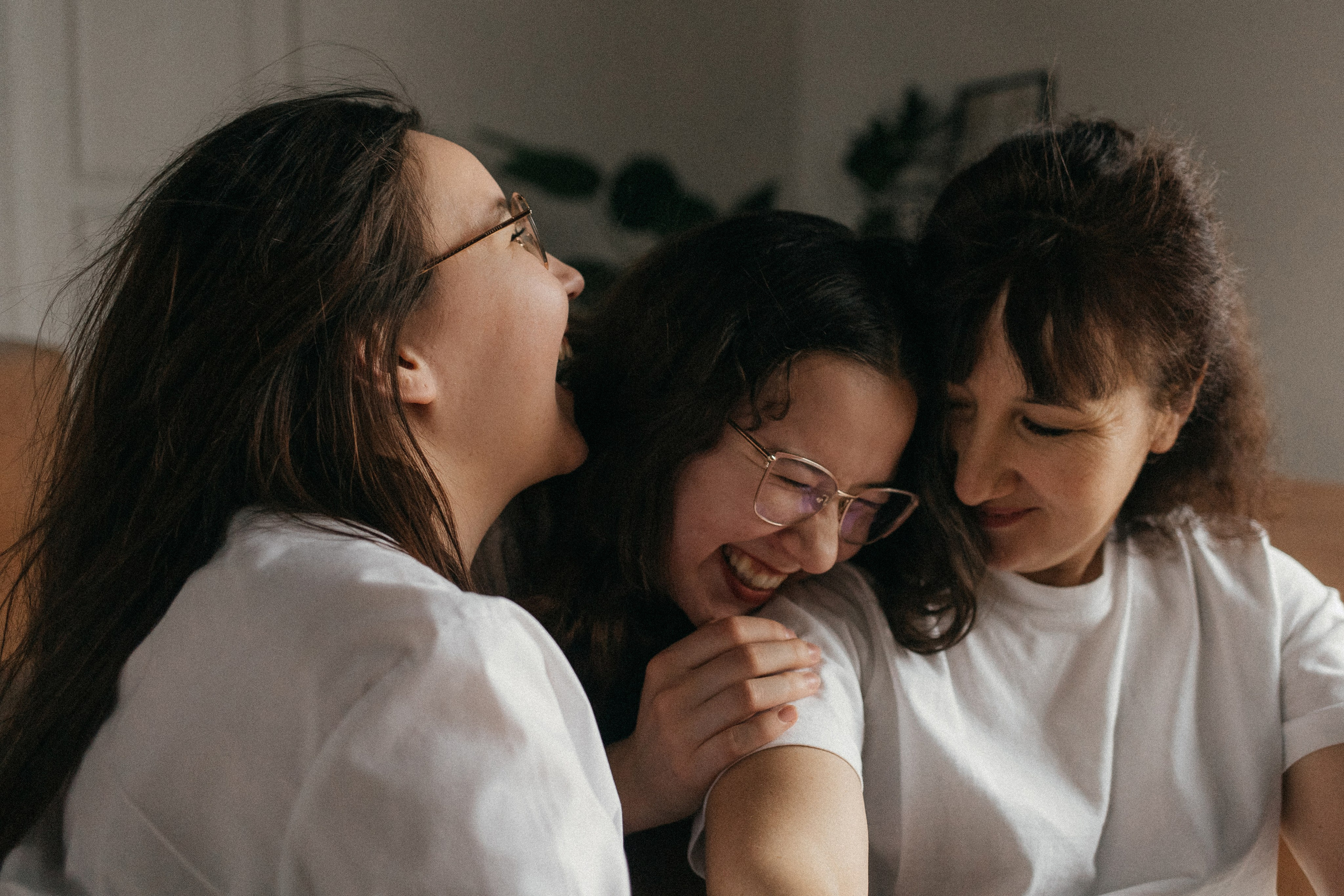 Ира, Надя и Татьяна. Главная