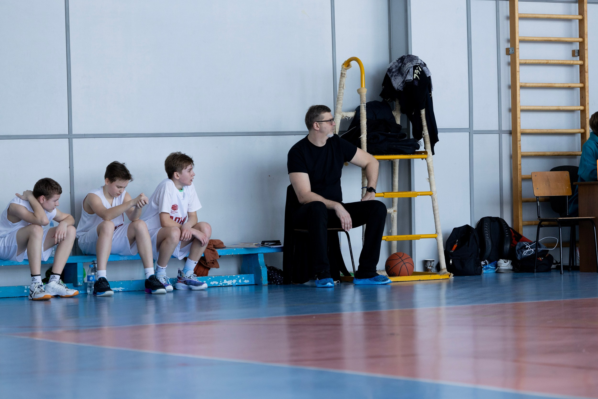 Соревнования по баскетболу среди школьников. Репортажный и портретный фотограф в Владивостоке
