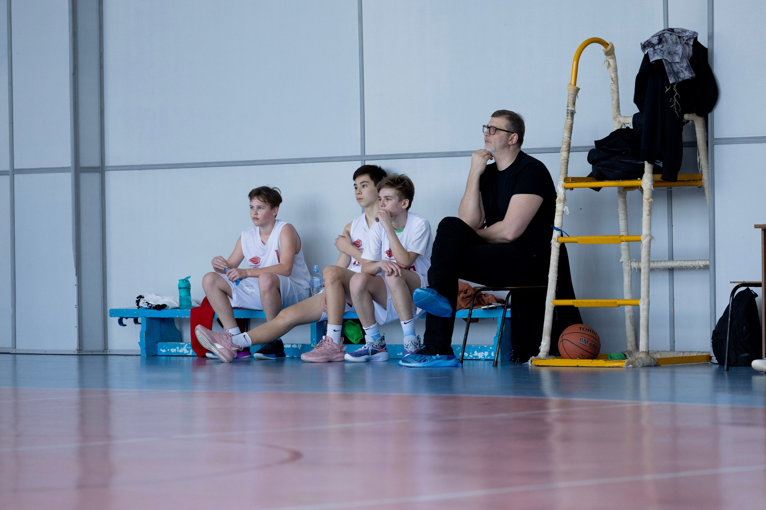 Соревнования по баскетболу среди школьников. Репортажный и портретный фотограф в Владивостоке