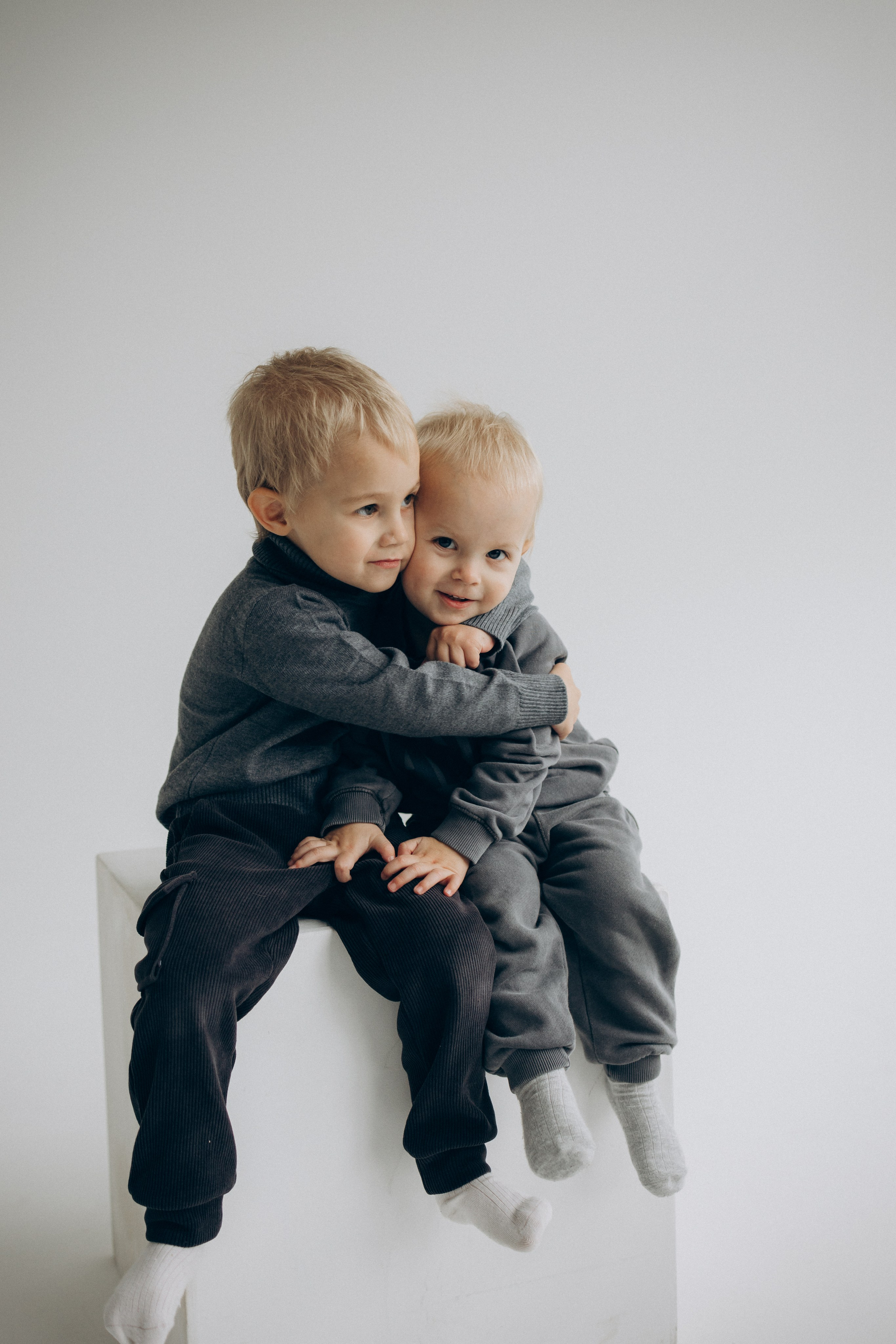 Семейная фотосессия Москва, семейный фотограф в Москве, семейная фотосессия, детский фотограф, семейная фотосессия в студии, семейная фотосессия с сыновьями