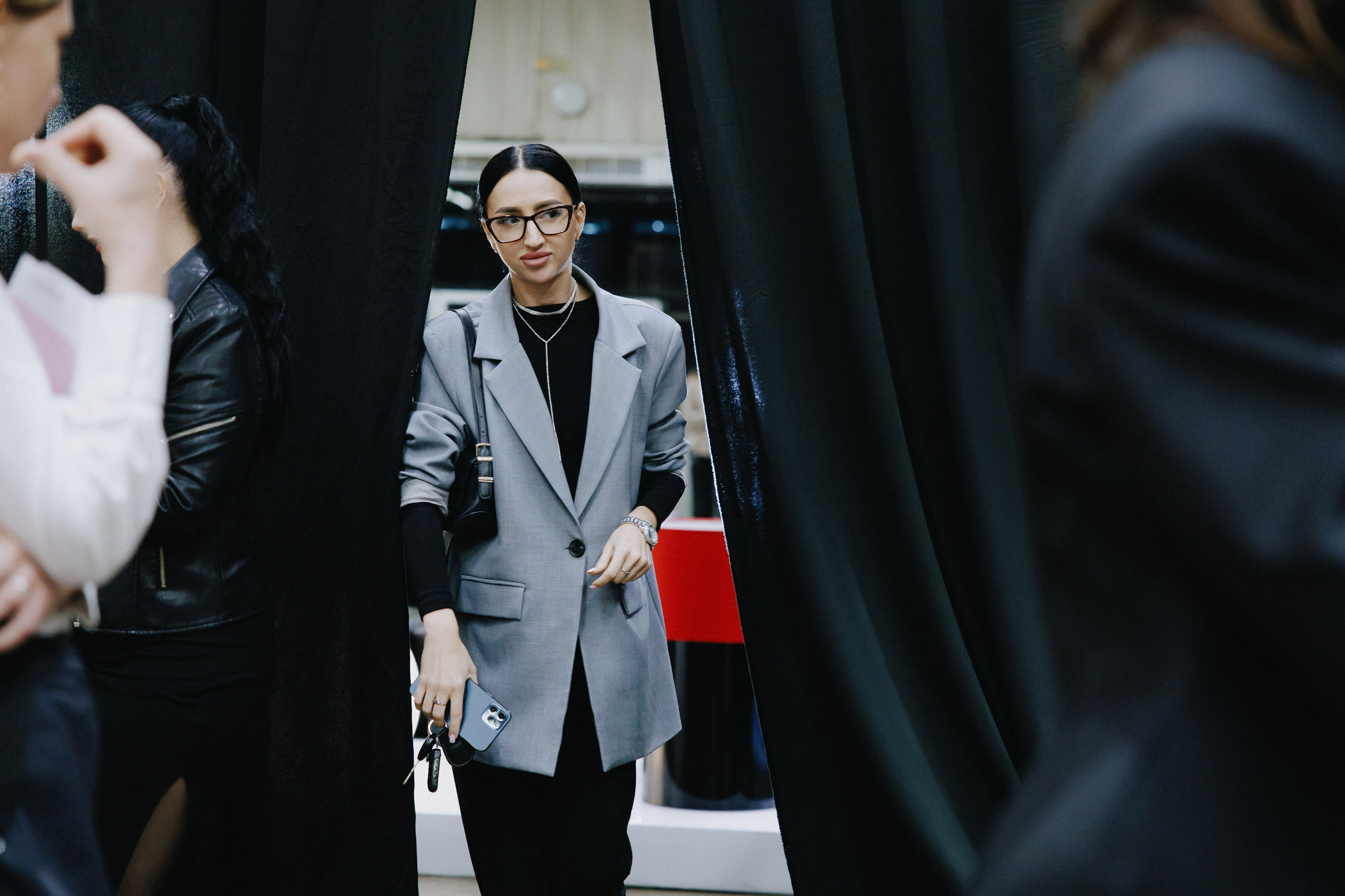 Выставка СТО ВЕЩЕЙ В ИНТЕРЬЕРЕ. Фотограф Иркутск Антипин Сергей