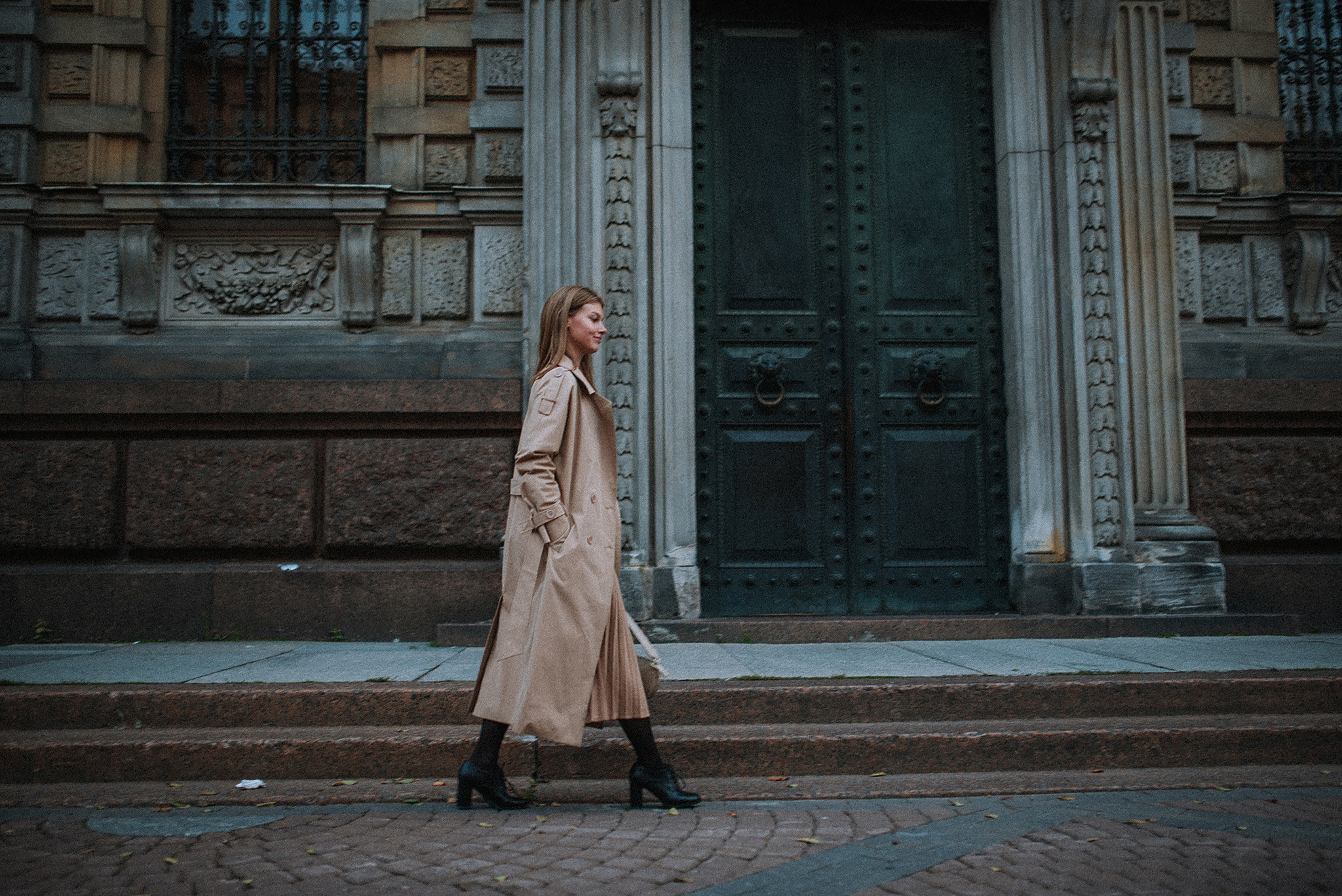 Ночная прогулка с Машей. Фотограф в Санкт-Петребурге и в Великих Луках Волченкова Екатерина