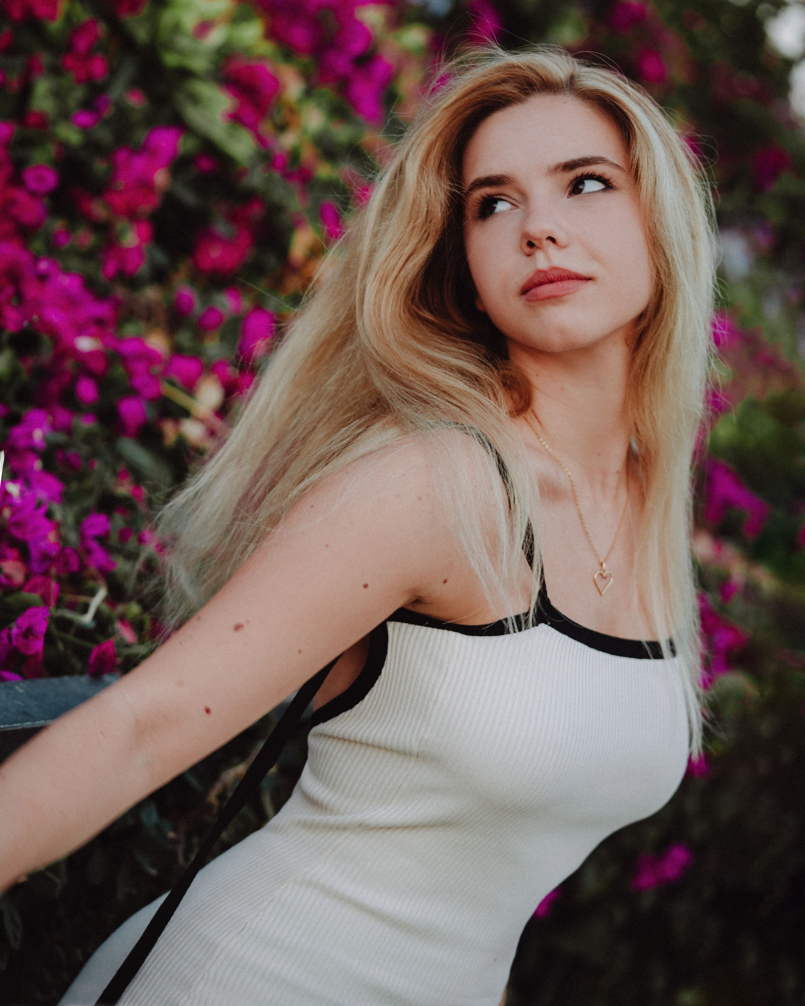 В цветущем саду. Портретный и свадебный фотограф в Москве Финкельштенй Анна