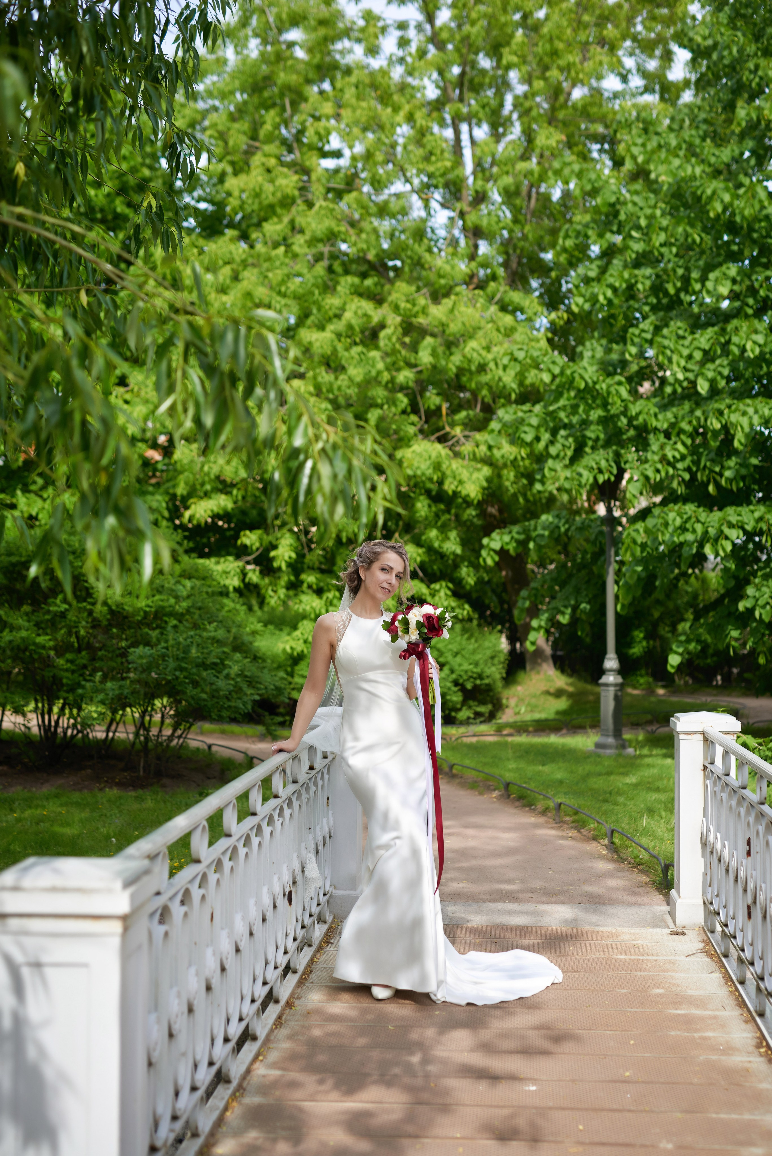 Юлия и Денис (фотосессия на Витебском вокзале и в Польском саду). Портретный, семейный и свадебный фотограф в Санкт-Петербурге и в Пушкине Ширяев Денис