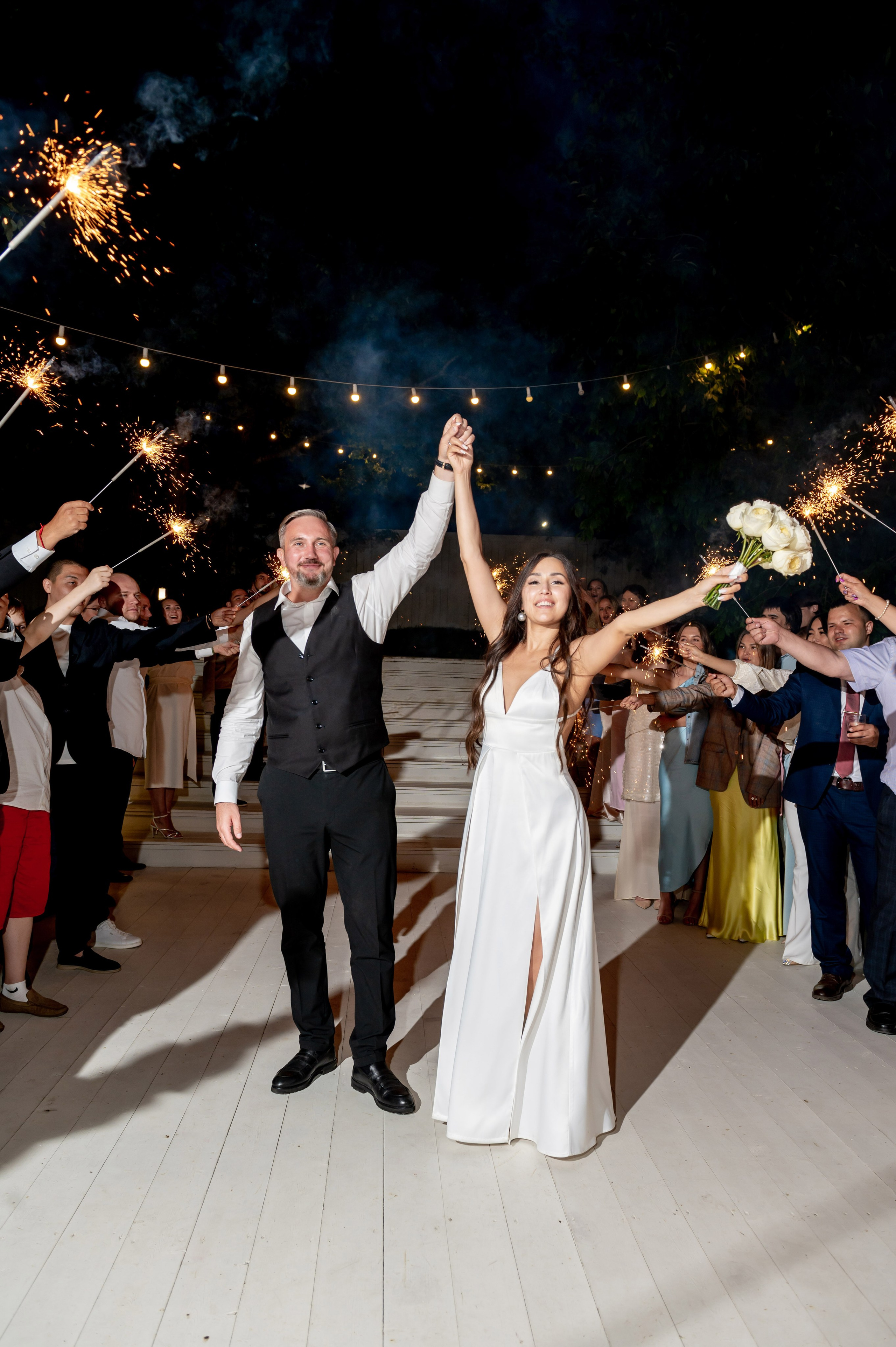 Классическая свадебная фотосессия Аины и Антона по самым красивым местам для свадебной прогулки в Санкт-Петербурге. Портретный, семейный и свадебный фотограф в Санкт-Петербурге и в Пушкине Ширяев Денис