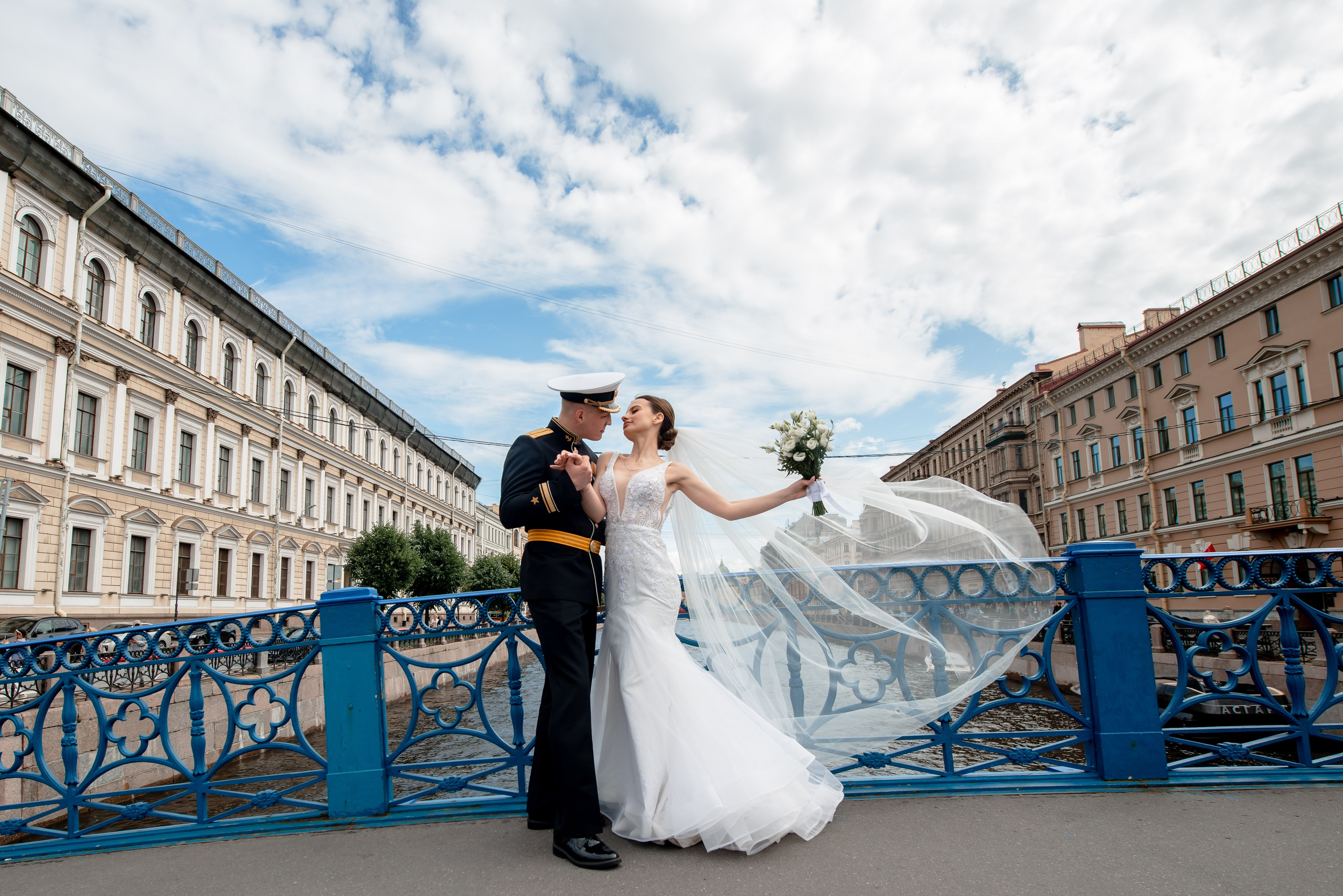 Елизавета и Максим (фотосессия у Дворца Штиглица, набережная Мойки и у Законодательного собрания). Портретный, семейный и свадебный фотограф в Санкт-Петербурге и в Пушкине Ширяев Денис