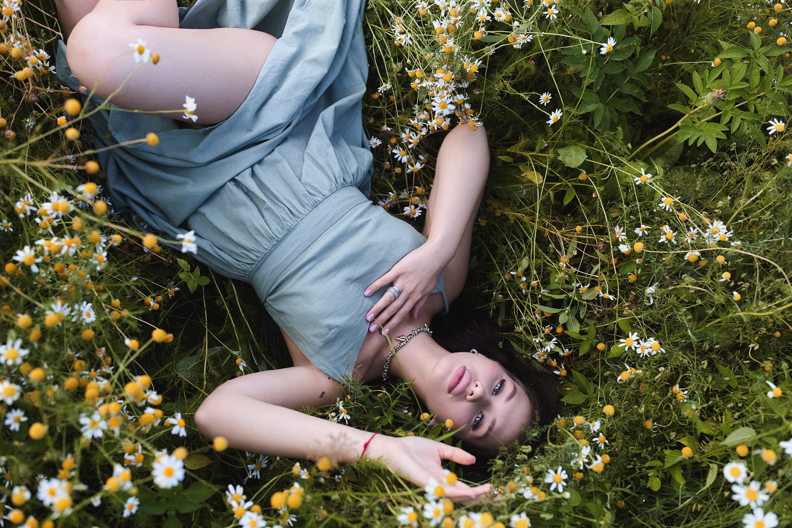 Настя, ромашковое поле. Фотограф Игорь Михайлов