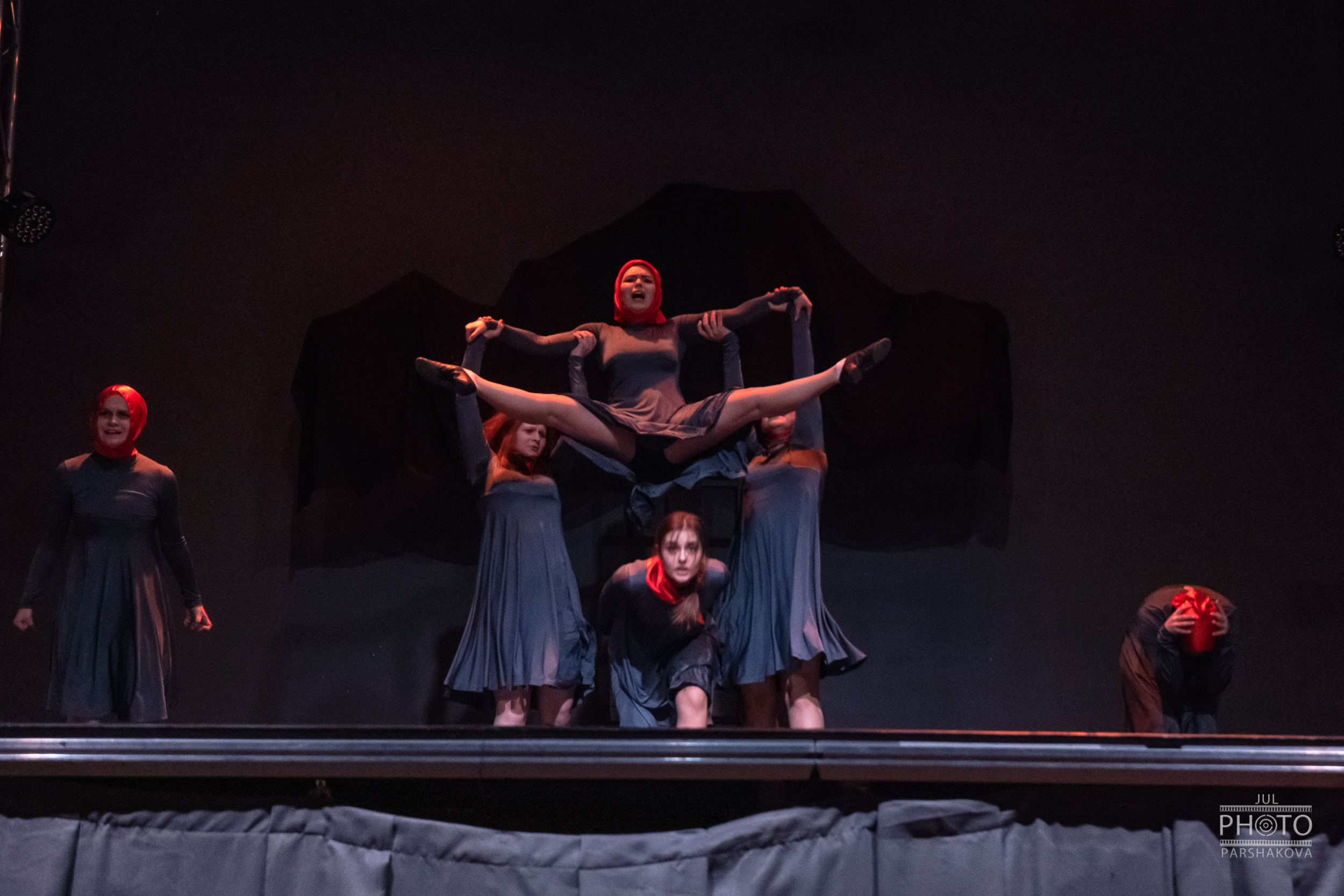 Дипломный спектакль Героини нашего времени. Фотограф в Санкт-Петербурге и Москве Юлия Паршакова