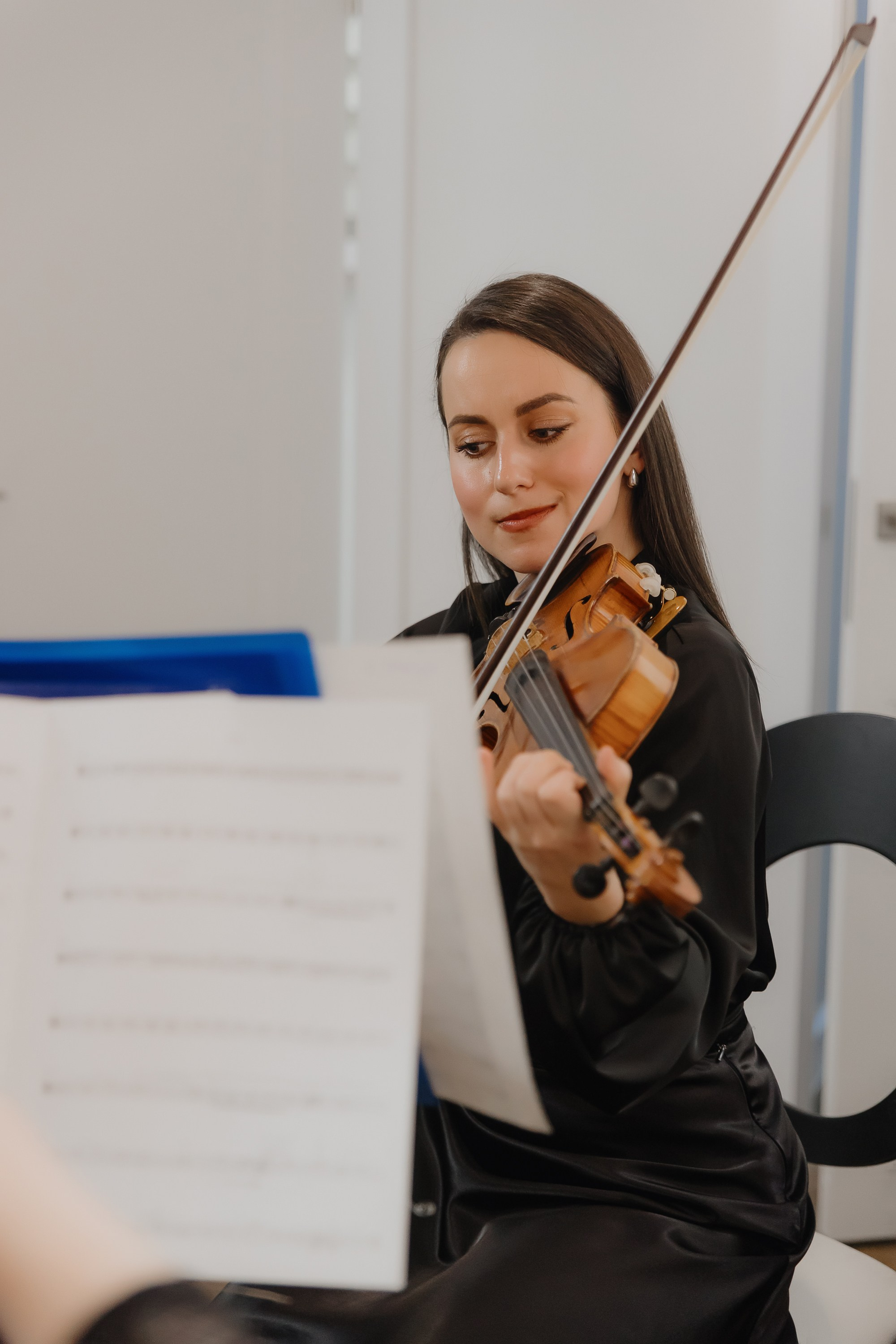 Открытие нового пространства интерьерного салона L. DECO в феврале 2025. L. Deco интерьерный салон. Краски/обои/лепной декор