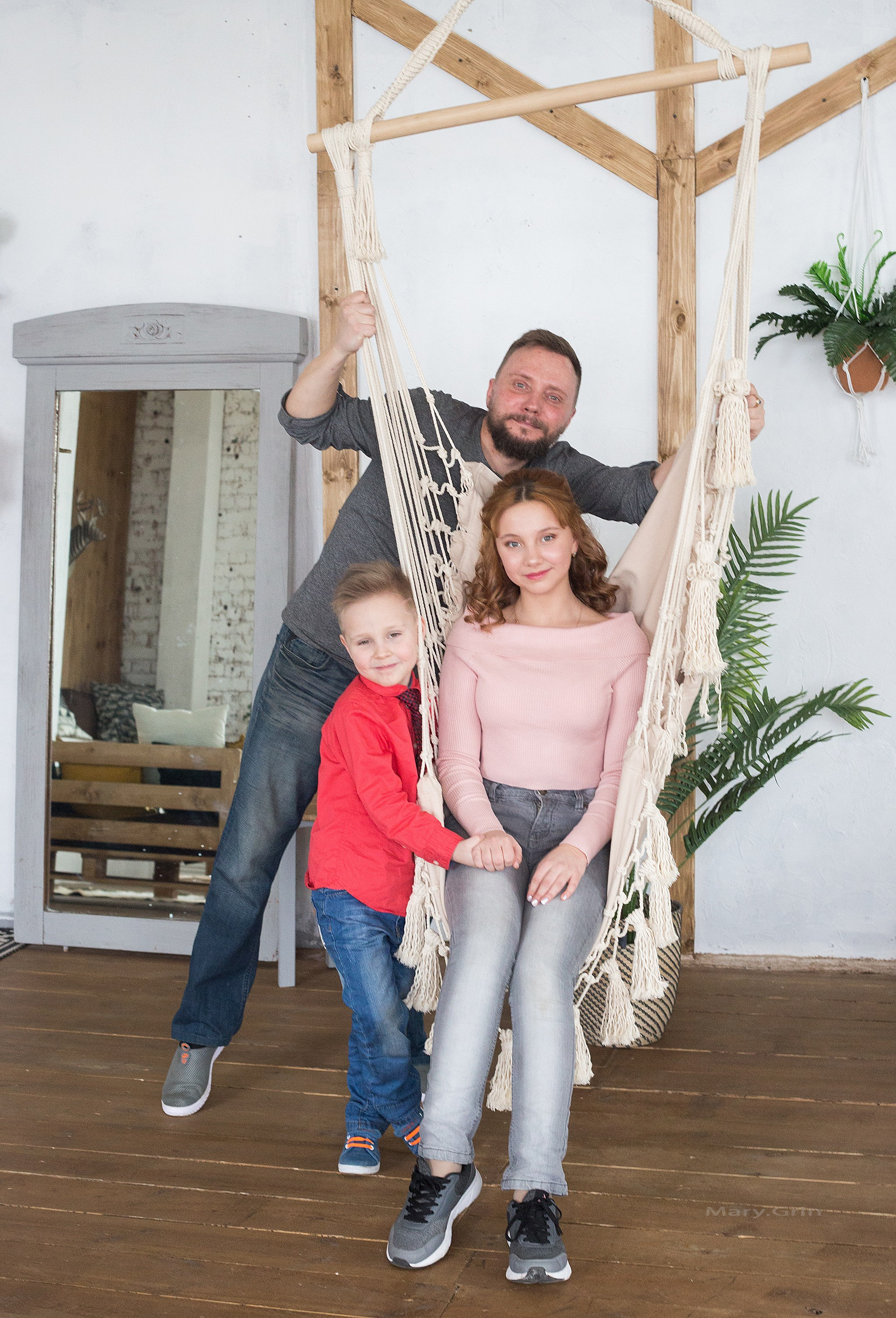 Студийная фотосессия семьи Александра и Марии. Детский и семейный фотограф, фотограф мероприятий Нижний Новгород