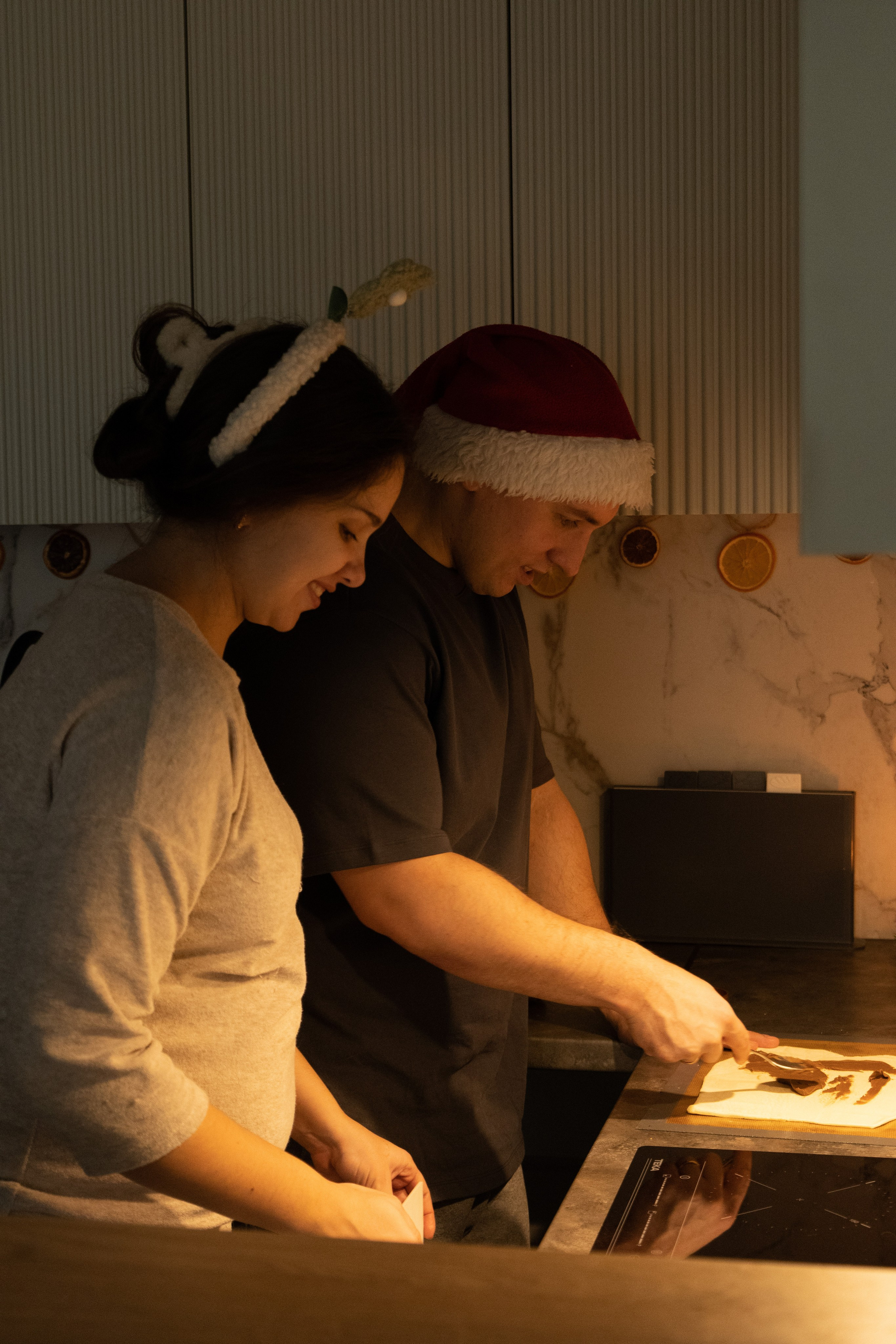 Домашняя новогодняя фотосесиия беременности. Фотограф видеограф Ольга Василевская