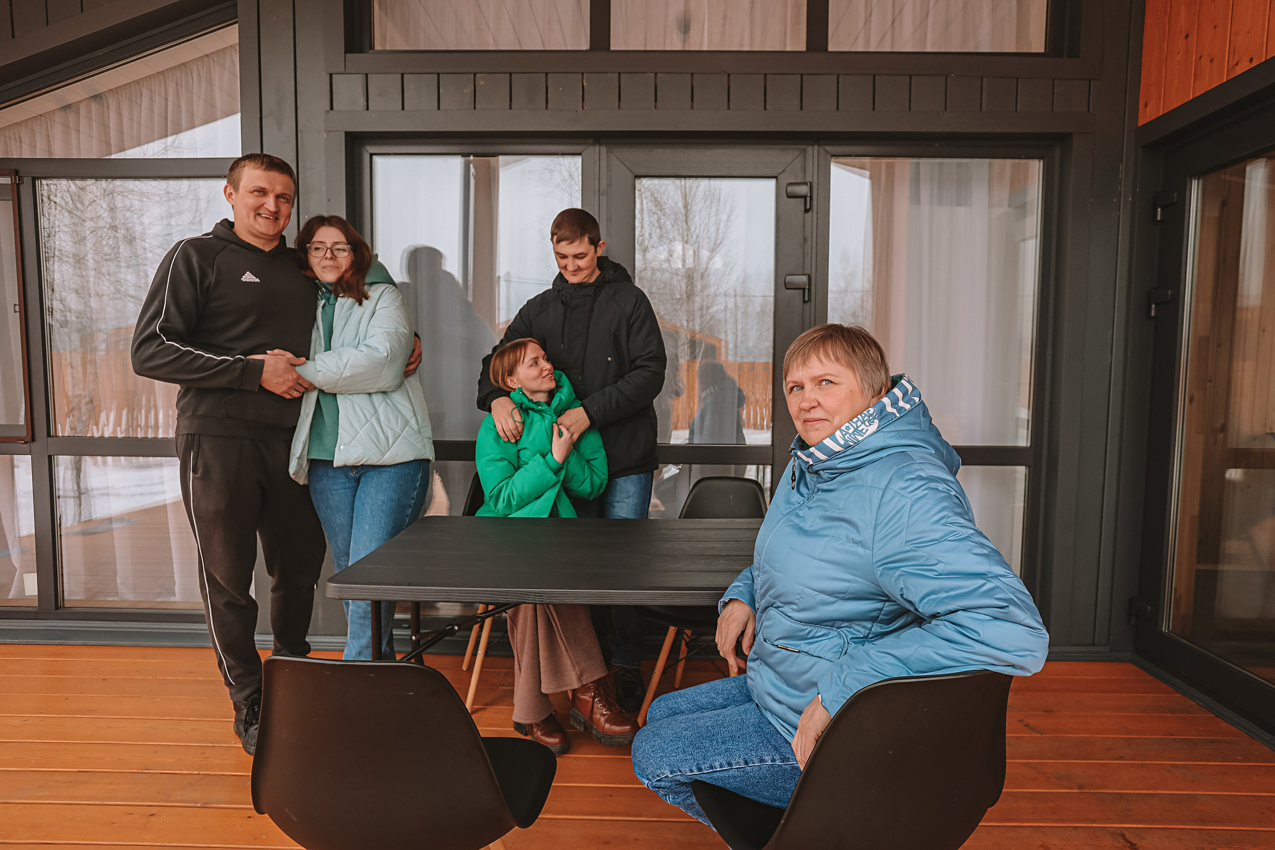 Семейная в домике (репортаж). Семейный фотограф Тюмень, фотограф на роды Салмина Мария
