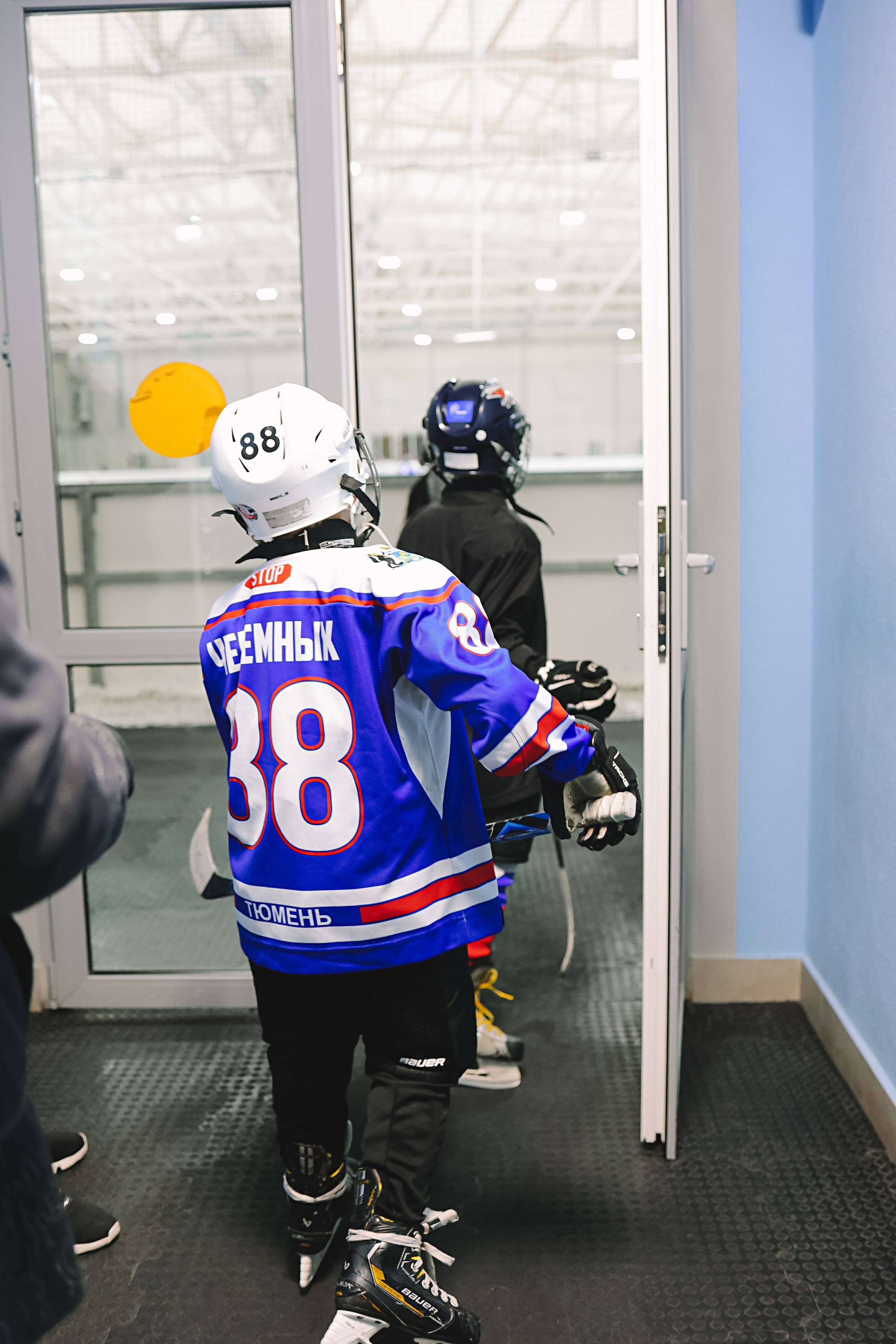 Хоккей тренировка. Семейный фотограф Тюмень, фотограф на роды Салмина Мария