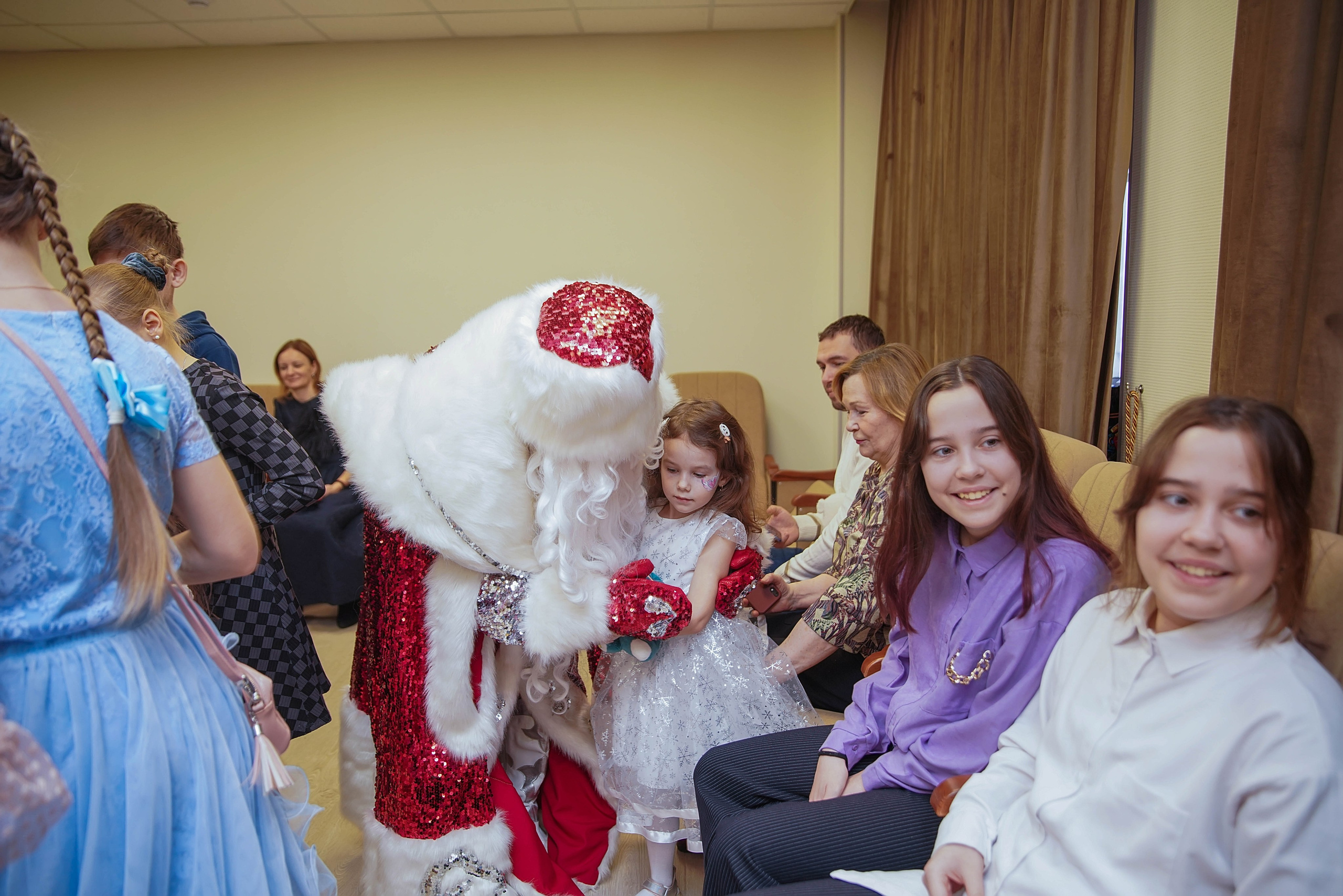 Елка НБД банк. Семейный и детский фотограф в Нижнем Новгороде