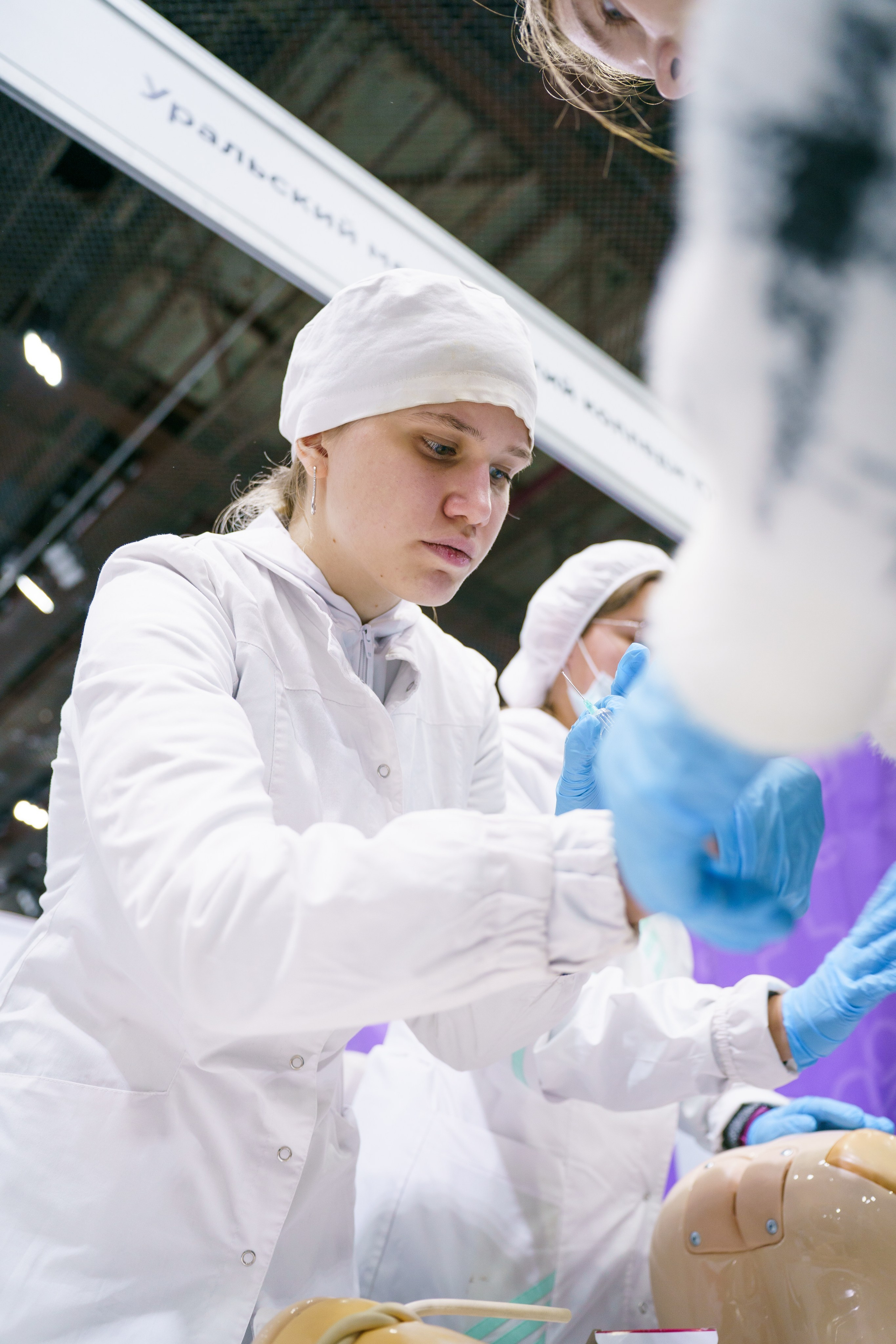 Выставка Абитуриент. Видеограф и Фотограф в Челябинске Ксения и Владимир Рюмины